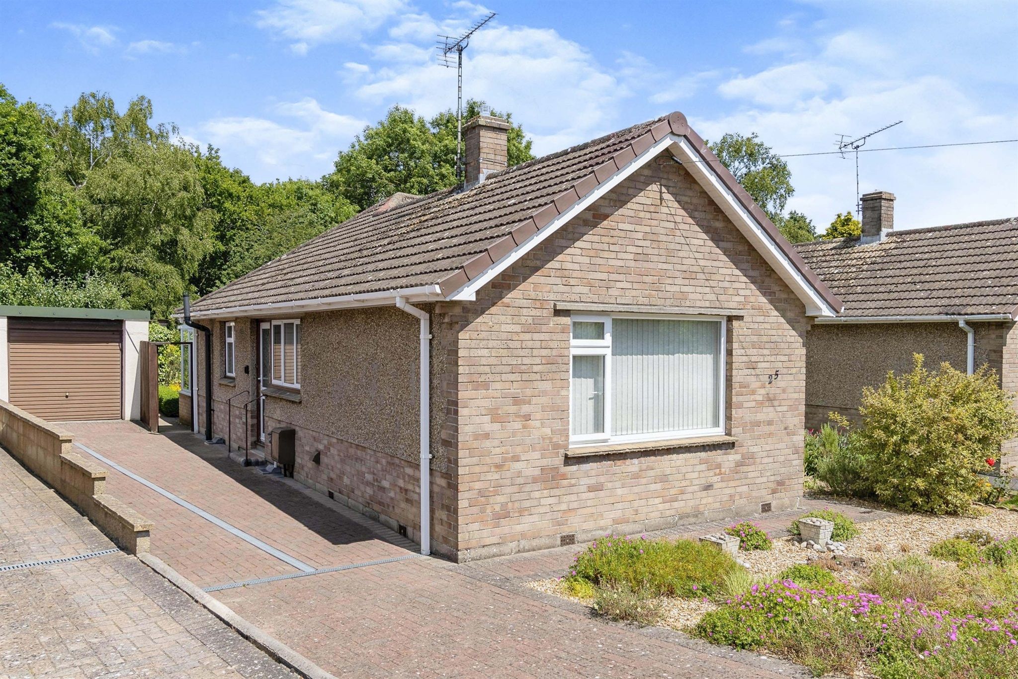 3 bed semidetached bungalow for sale in Blackbridge Road, Chippenham