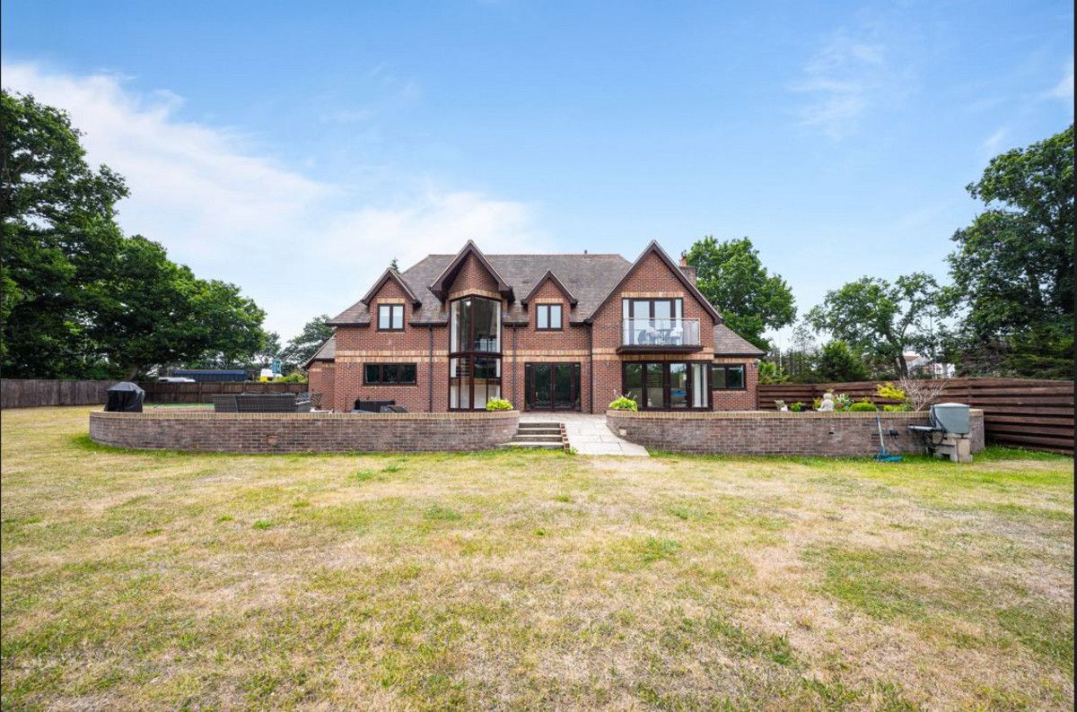 6 bed detached house for sale in Ringwood Road, Ringwood BH24 Zoopla