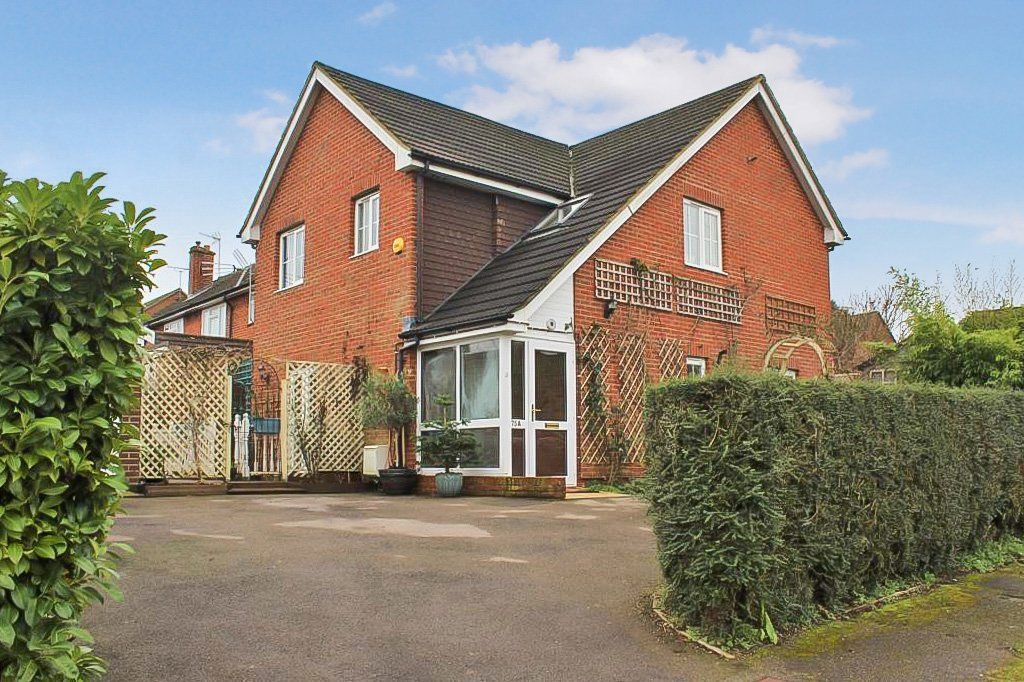 Baldreys, Farnham GU9  