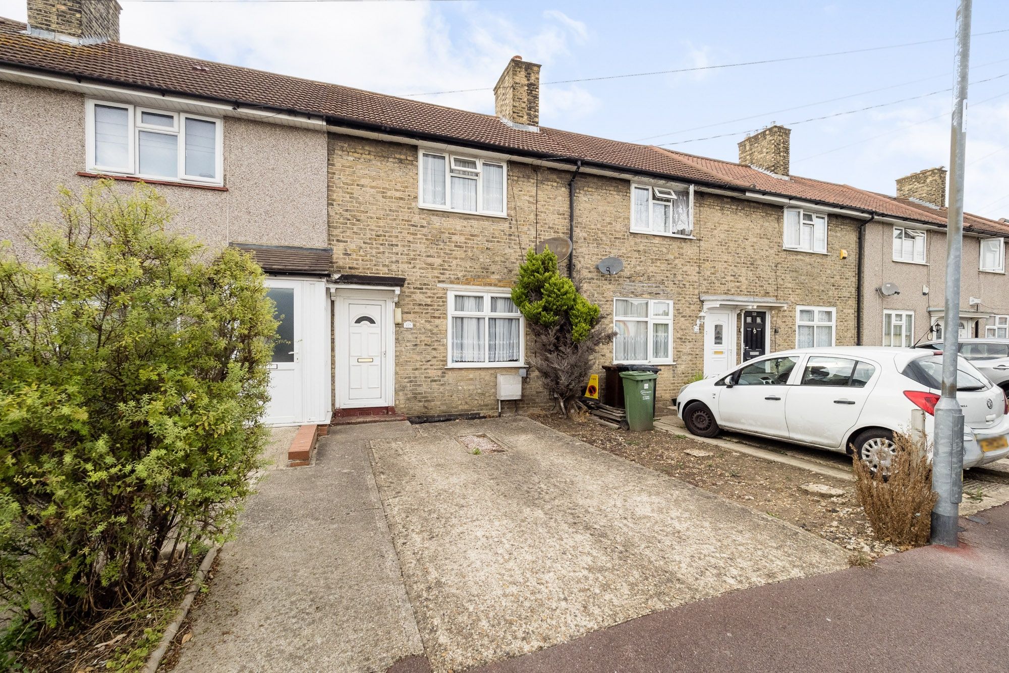 2 bed terraced house for sale in Rowdowns Road, Dagenham RM9 Zoopla