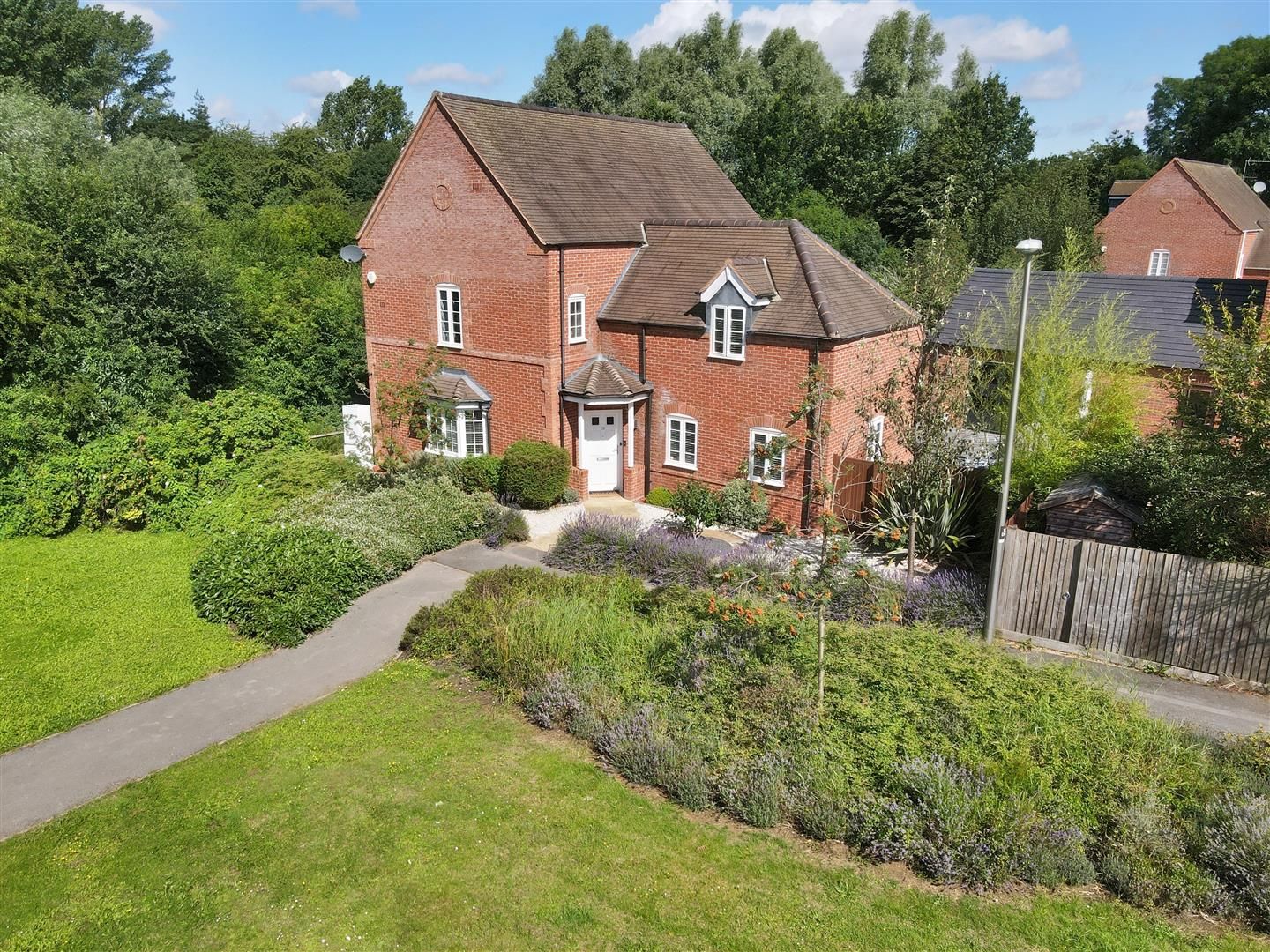 Dean Forest Way, Broughton, Milton Keynes MK10  