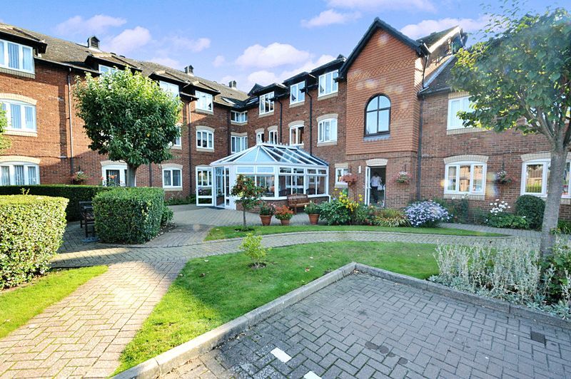 1 bed flat for sale in Laburnum Court, Leighton Buzzard LU7 Zoopla