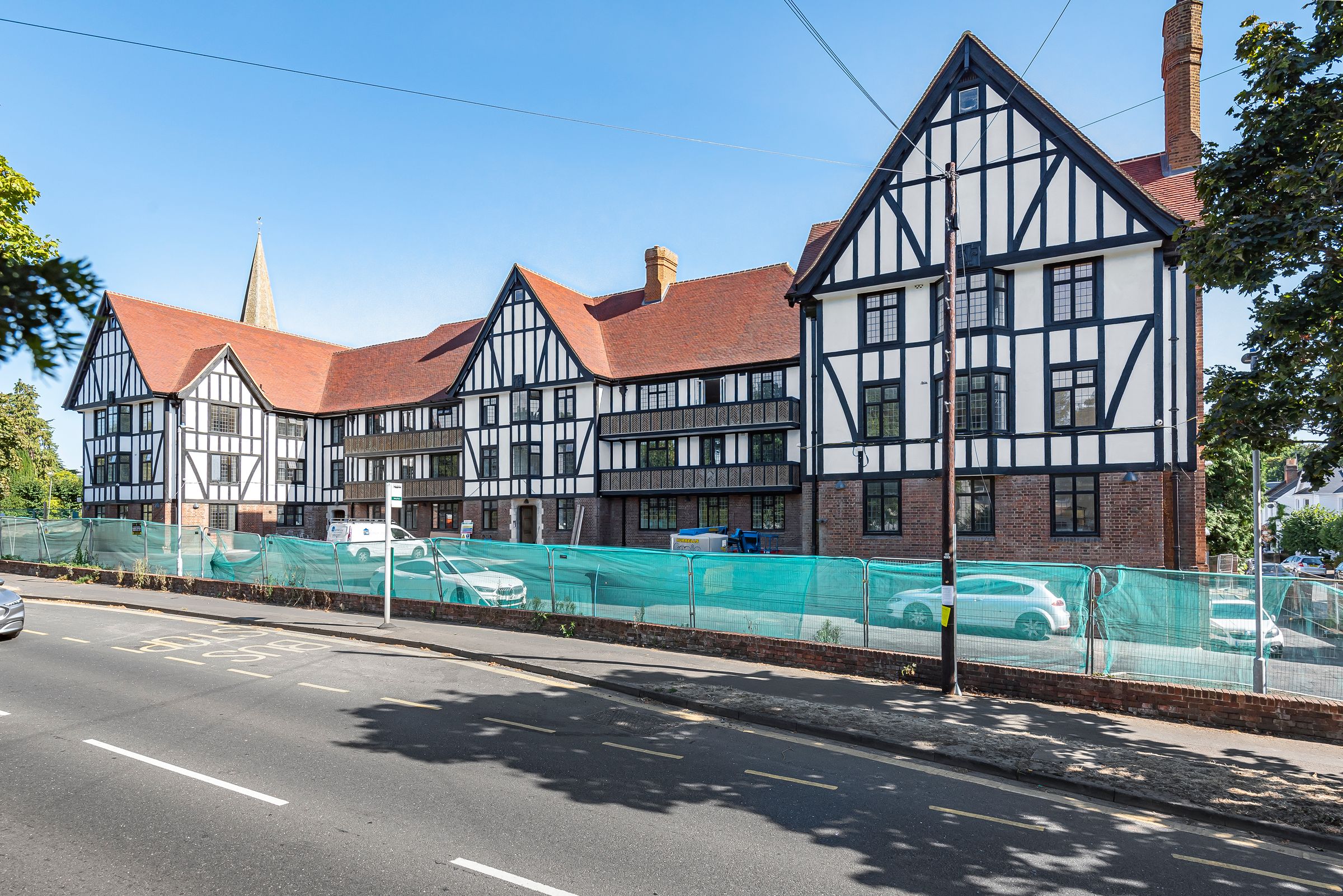 2 bed flat to rent in Queens Close, Lammas Lane, Esher KT10 Zoopla