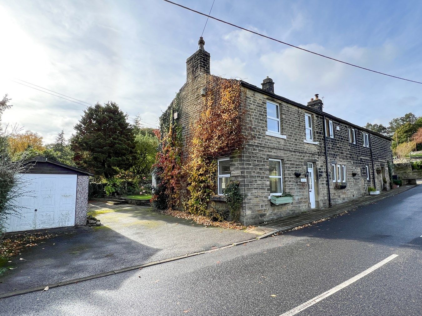 3 bed property for sale in Fearnley Lane, Holmfirth HD9 Zoopla