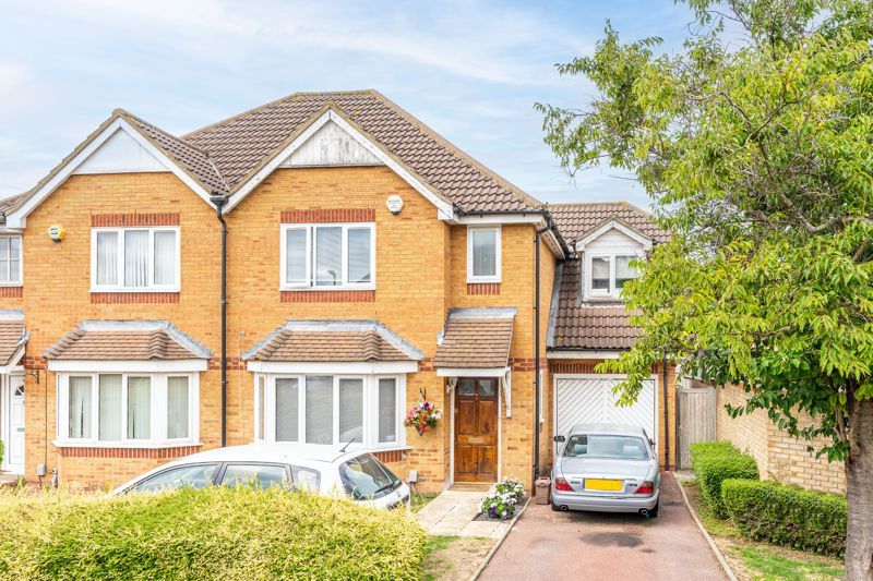 4 bed property for sale in Punchard Crescent, Enfield EN3 Zoopla