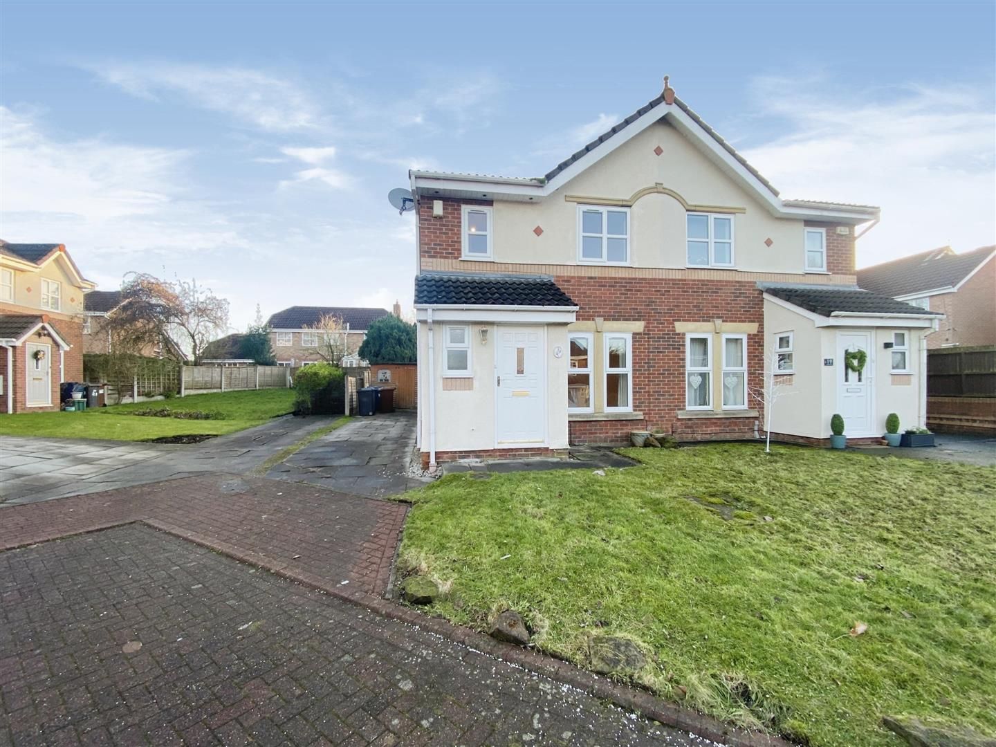 3 bed semidetached house for sale in Ambleway, WaltonLeDale, Preston