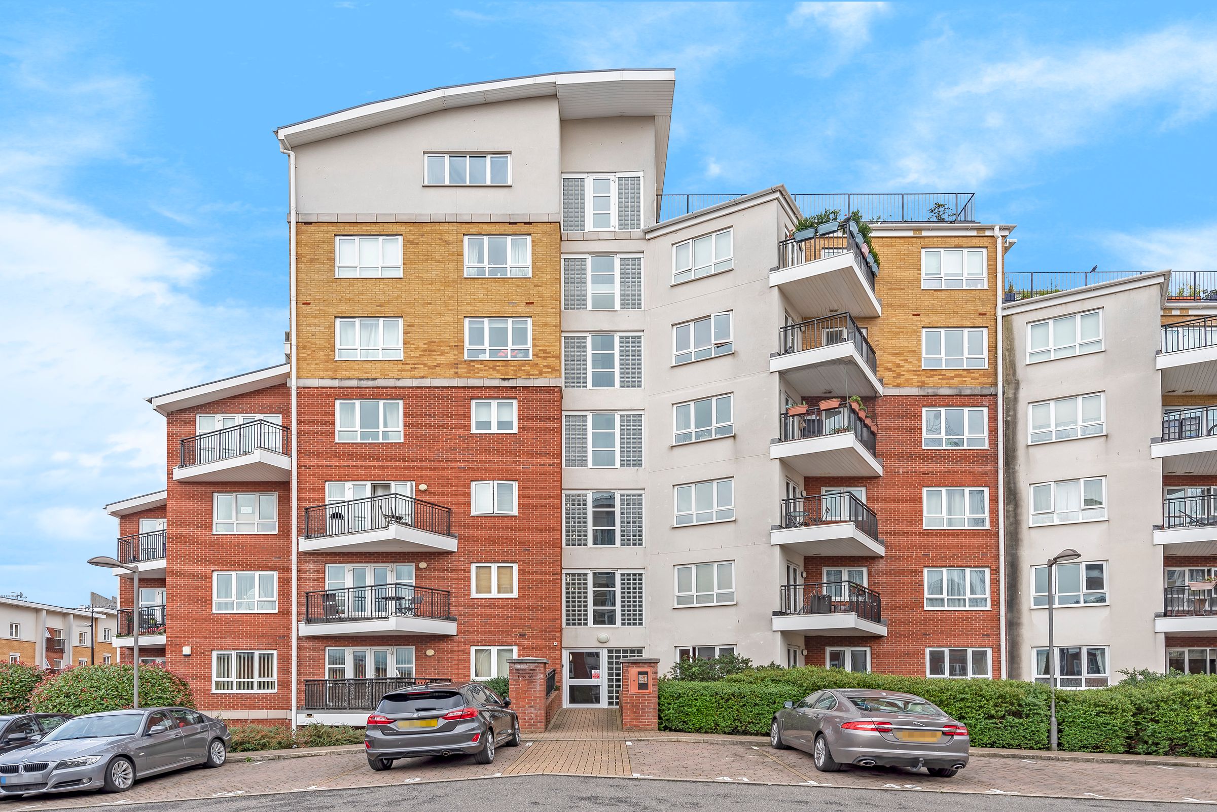 2 bed flat to rent in Rockwell Court, Watford, Hertfordshire WD18 Zoopla
