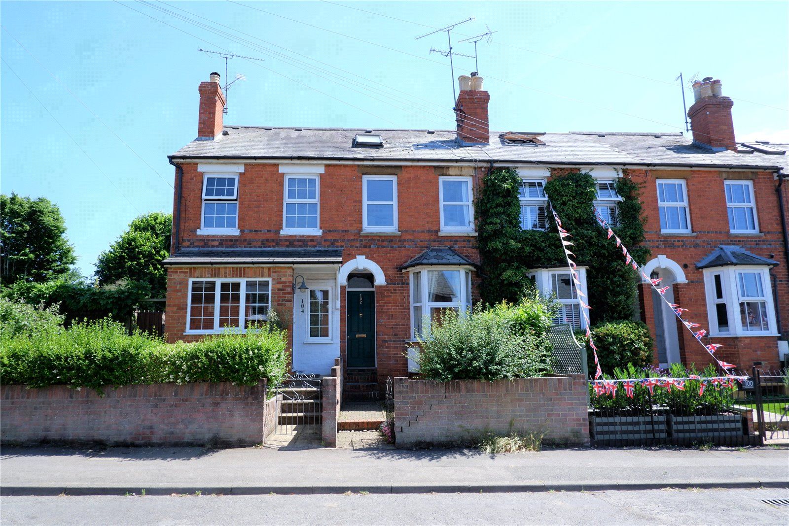 3 bed terraced house for sale in Victoria Road, Wargrave, Reading