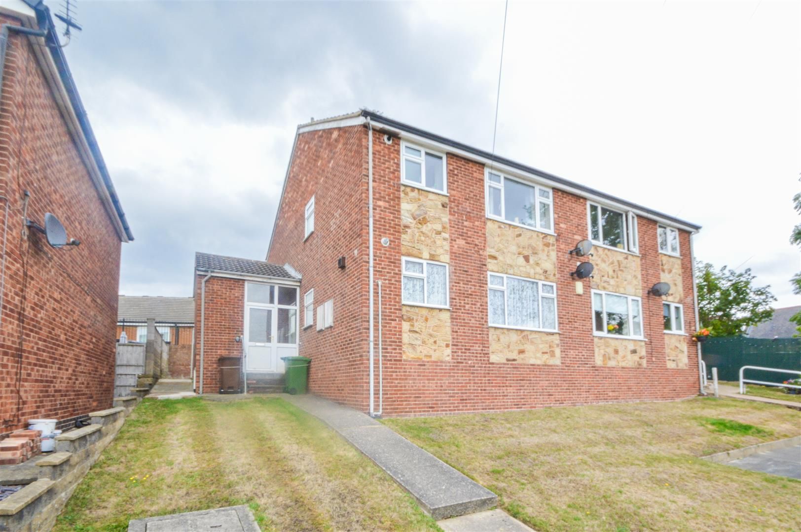 2 bed flat for sale in Green Park Avenue, Ossett WF5 Zoopla