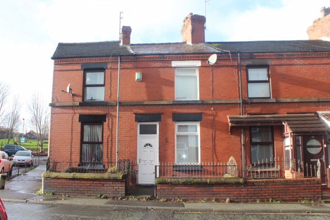 2 bed terraced house to rent in Nutgrove Road, Thatto Heath, St. Helens