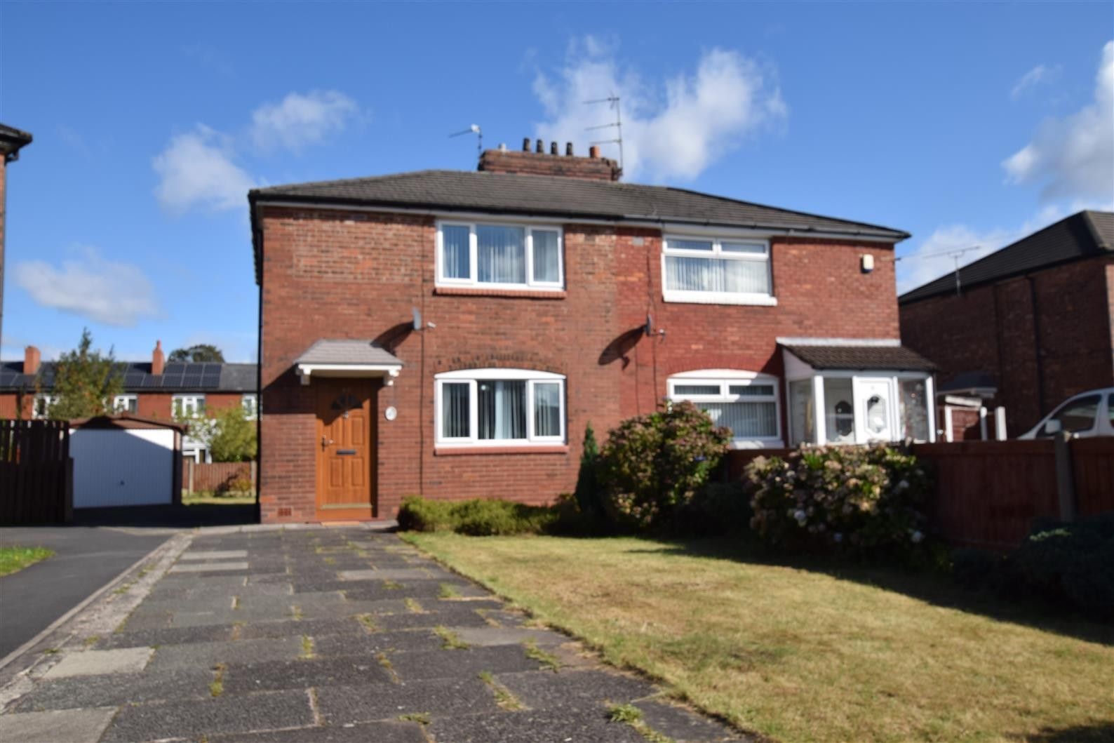 2 bed semidetached house to rent in Minehead Avenue, West Didsbury