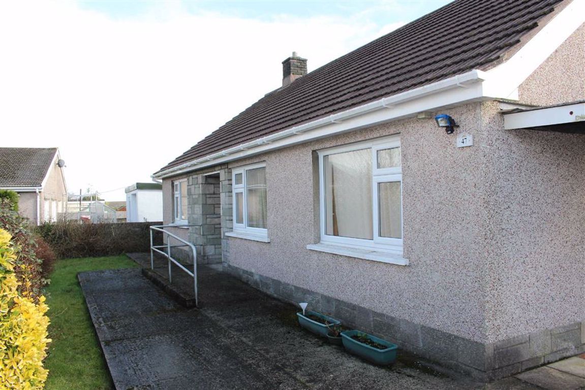 3 bed detached bungalow for sale in Summerland Park, Upper Killay
