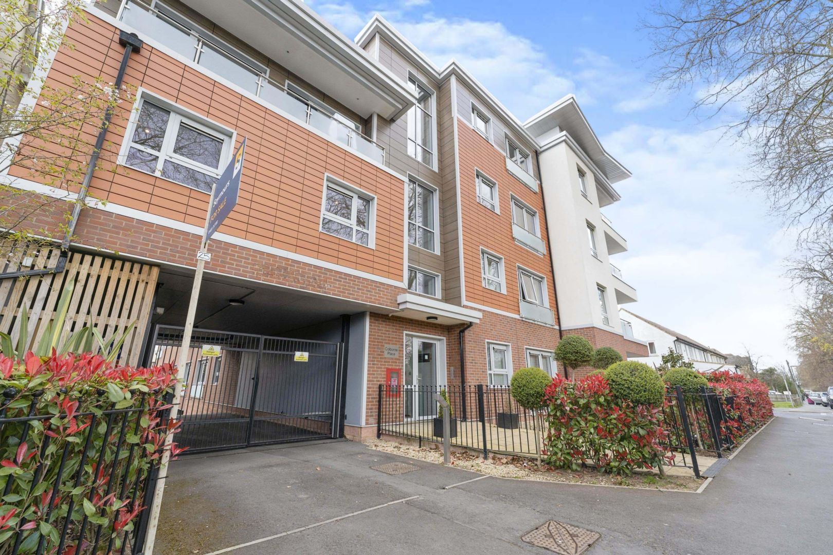 2 bed flat for sale in 74 Maybury Road, Woking GU21 Zoopla