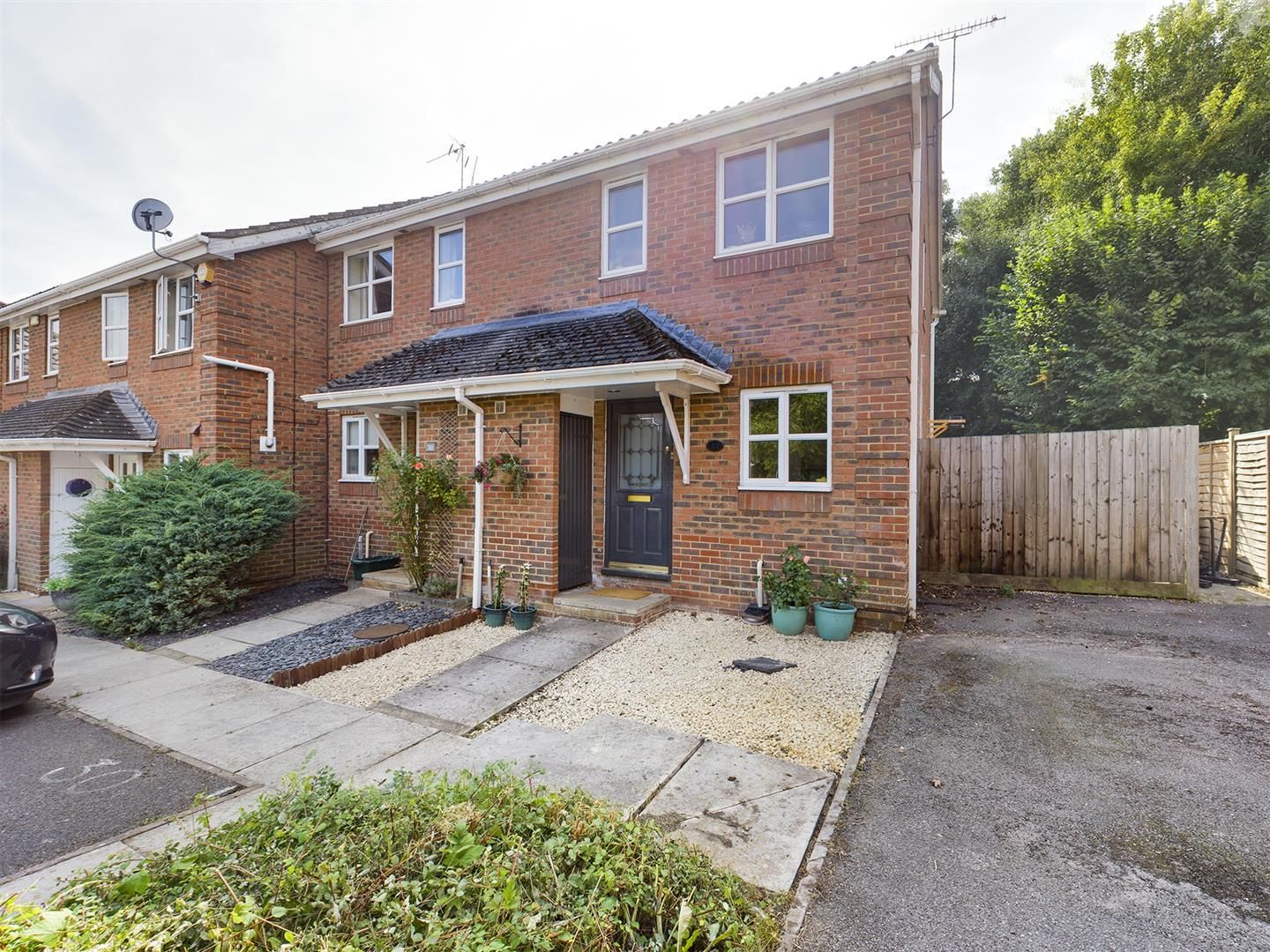 2 bed end terrace house for sale in Lime Gardens, Basingstoke RG21 Zoopla