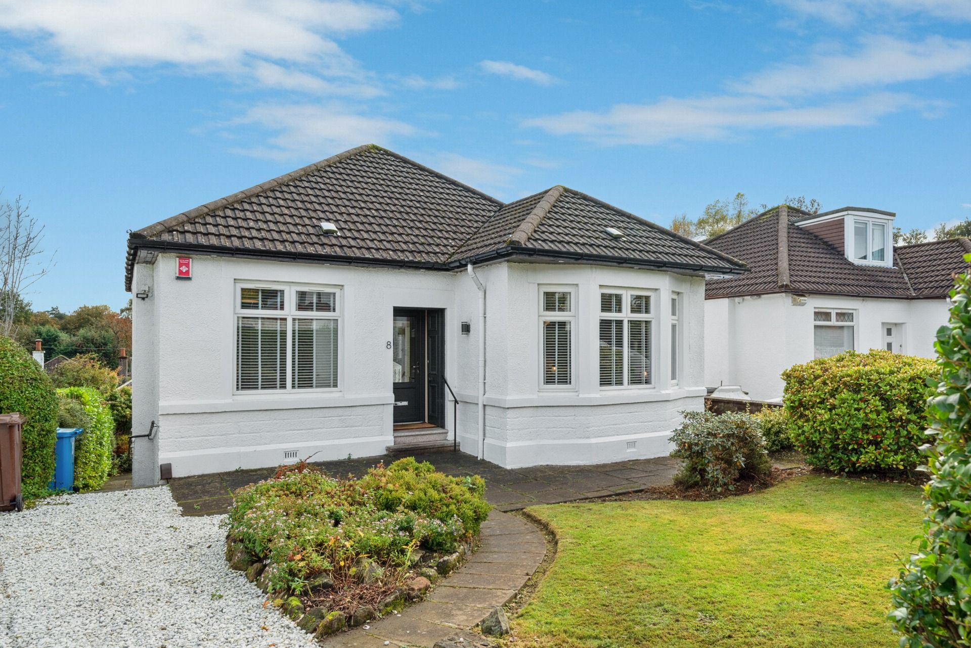3 bed detached bungalow for sale in Stamperland Drive, Clarkston