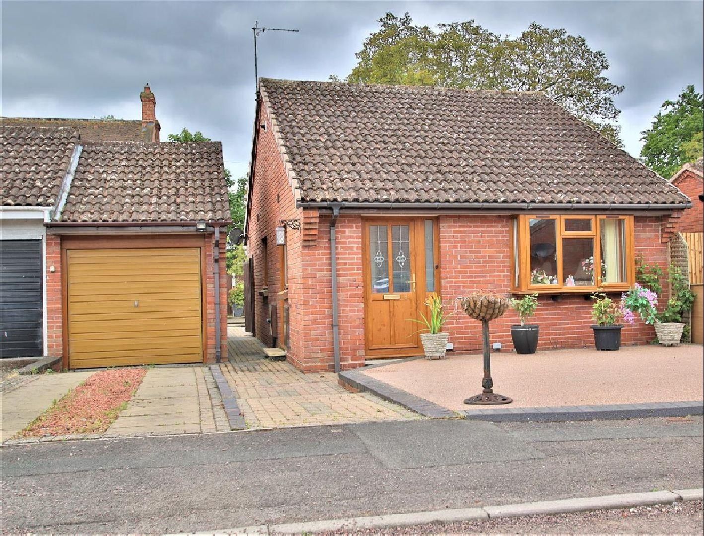 2 bed bungalow for sale in Bowler Road, Northway, Tewkesbury GL20 Zoopla