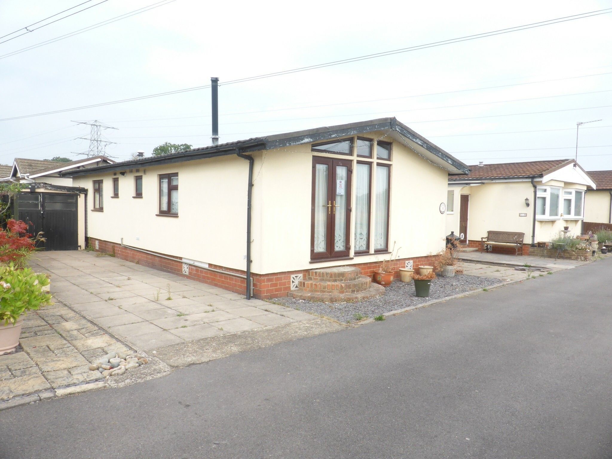 3 bed mobile/park home for sale in Wey Meadows, Weybridge KT13 Zoopla