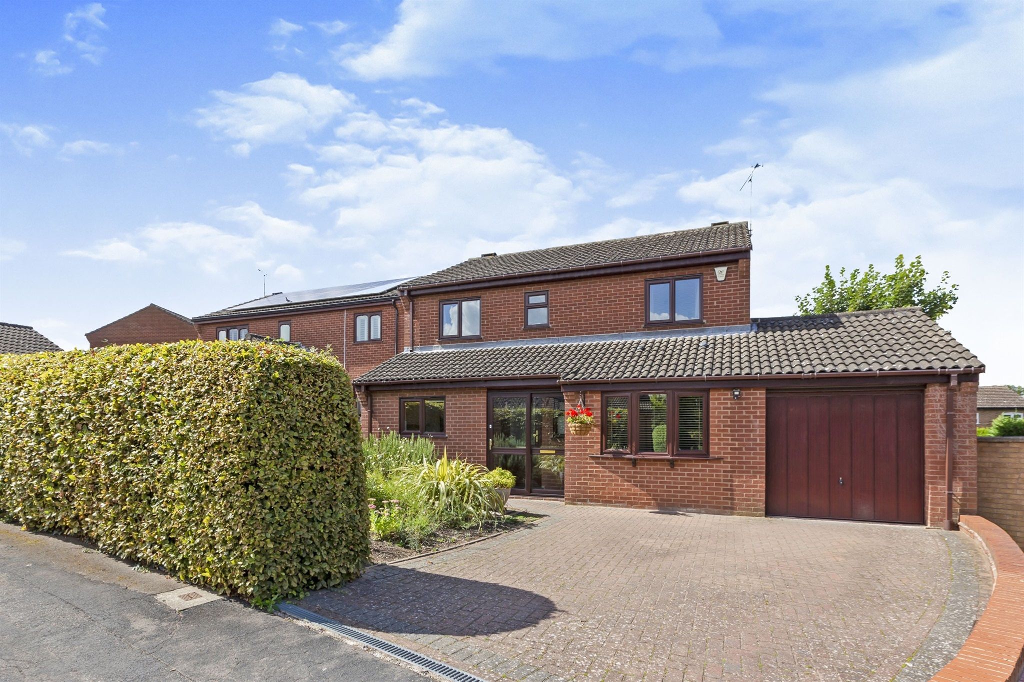 4 bed detached house for sale in Tynedale Close, Oadby, Leicester LE2