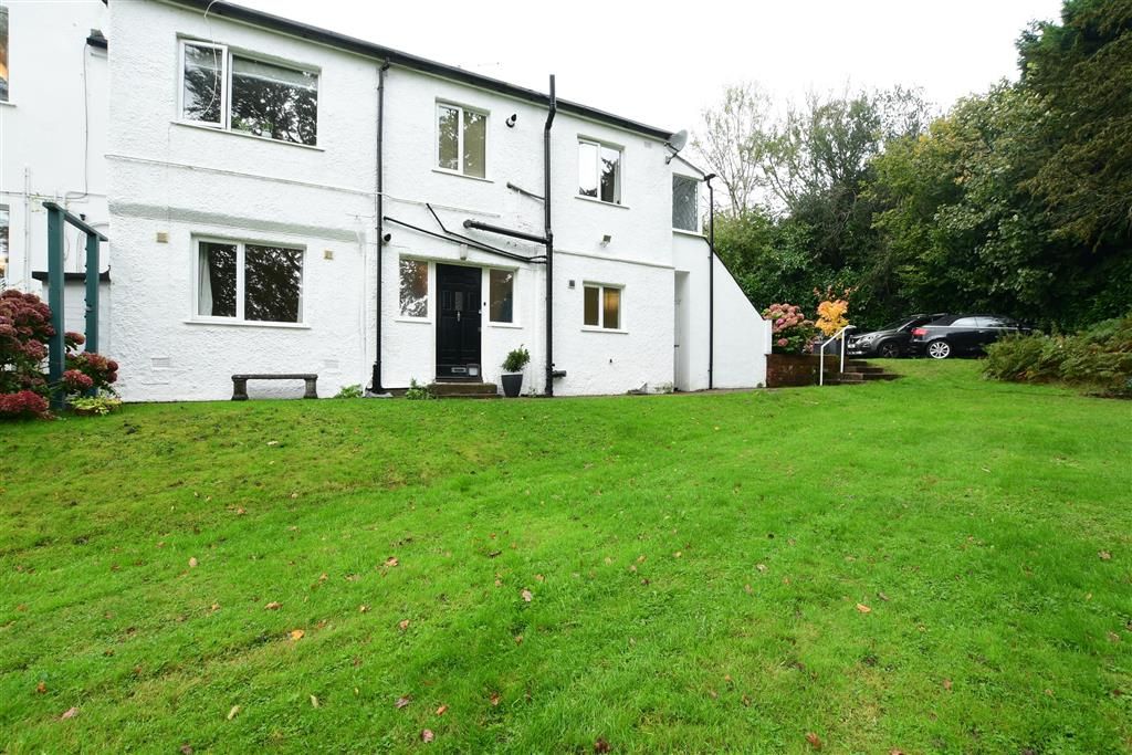 2 bed flat for sale in Portley Wood Road, Whyteleafe, Surrey CR3 Zoopla