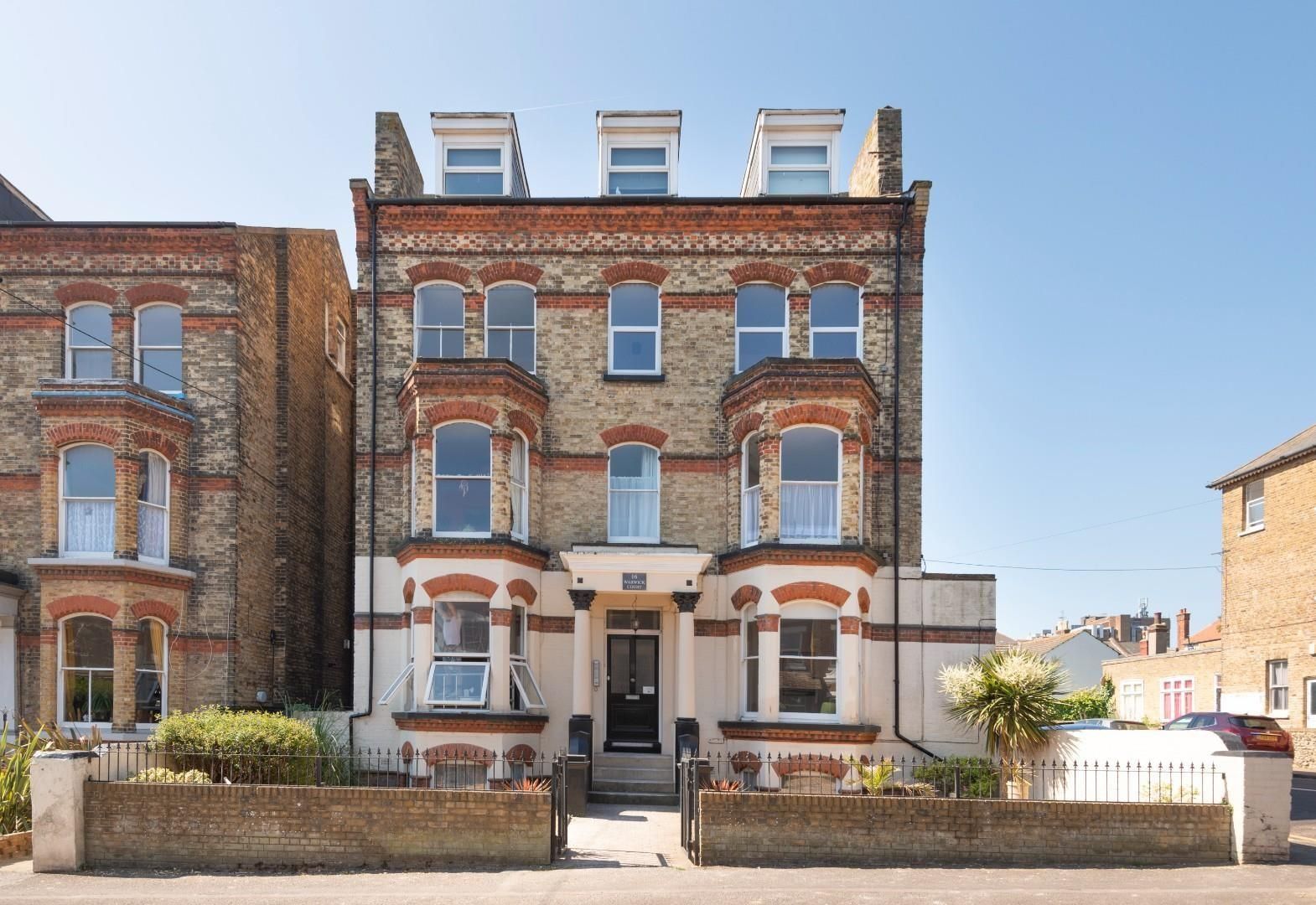2 bed flat for sale in Granville Road, Broadstairs CT10 Zoopla