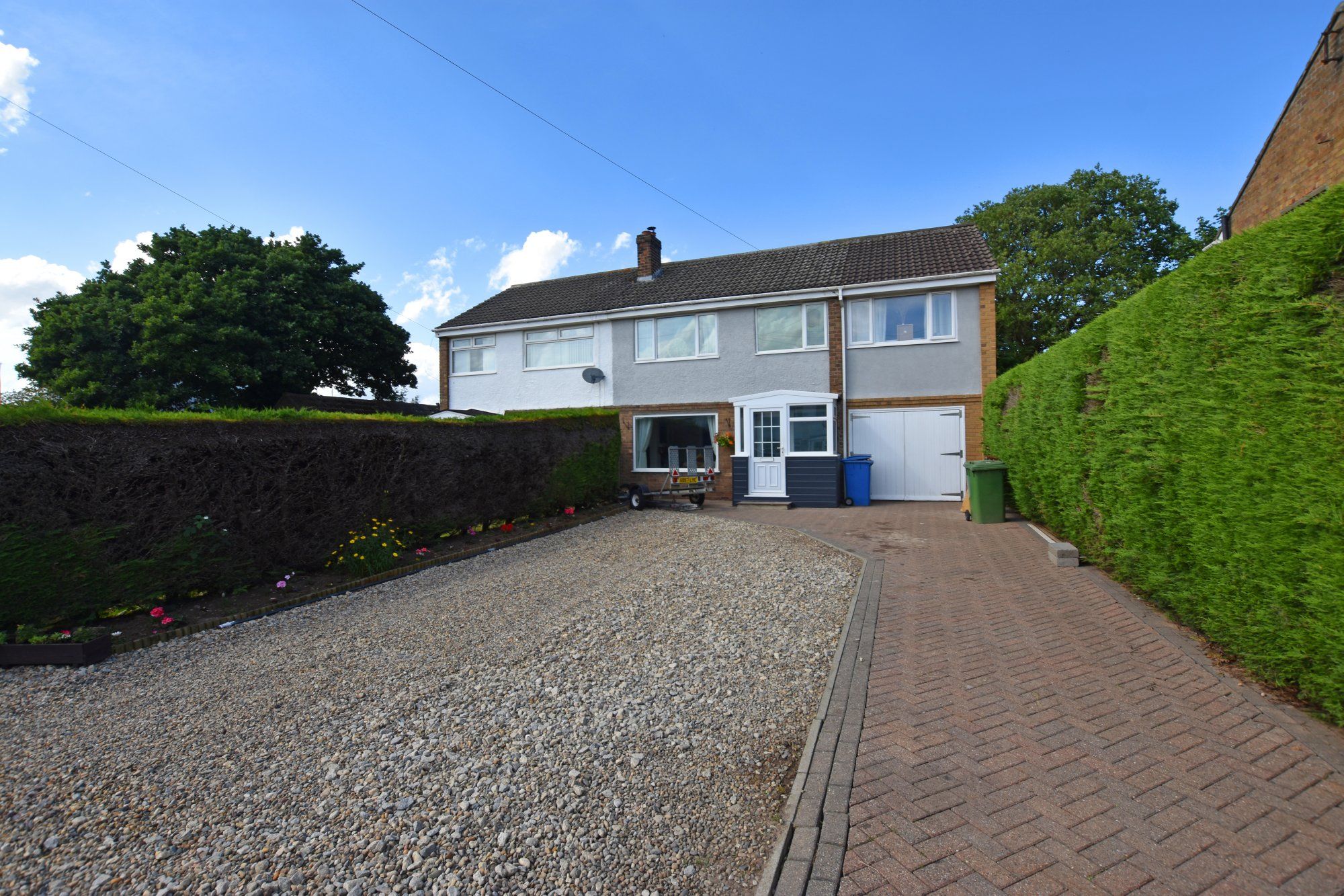 4 bed semidetached house for sale in Beacon Road, Seamer, Scarborough