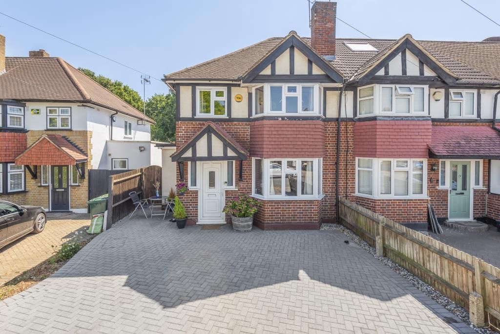 3 bed end terrace house for sale in SunburyOnThames, Surrey TW16 Zoopla