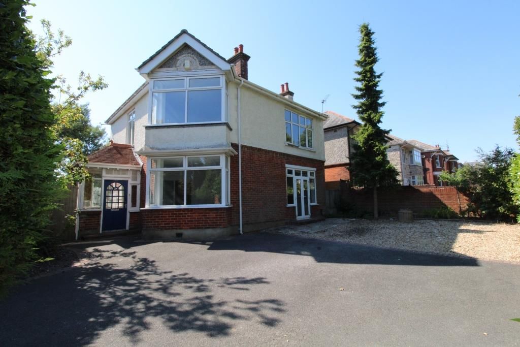 4 bed detached house to rent in Charminster Avenue, Bournemouth BH9