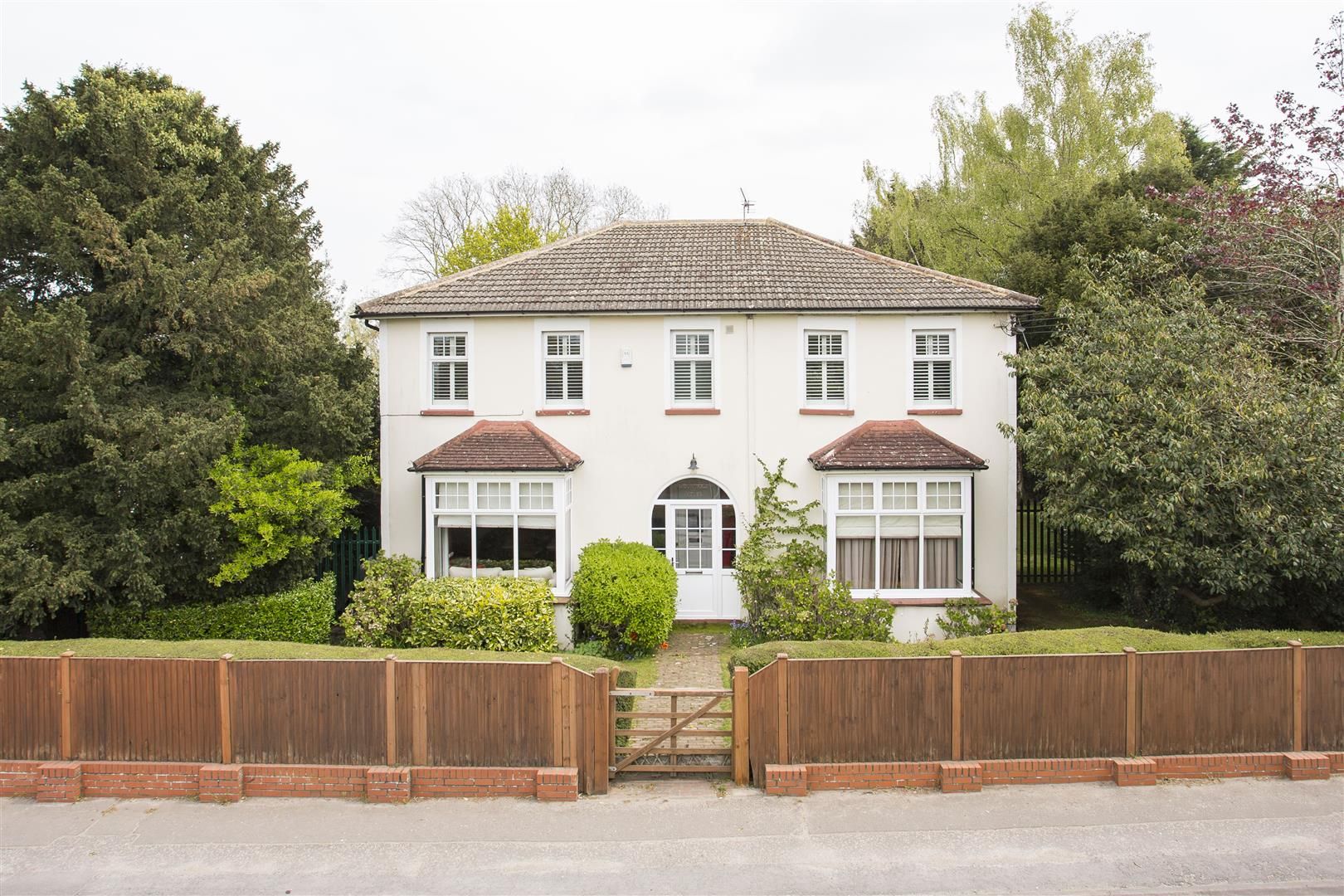 4 bed detached house for sale in Wrotham Road, Meopham, Gravesend DA13