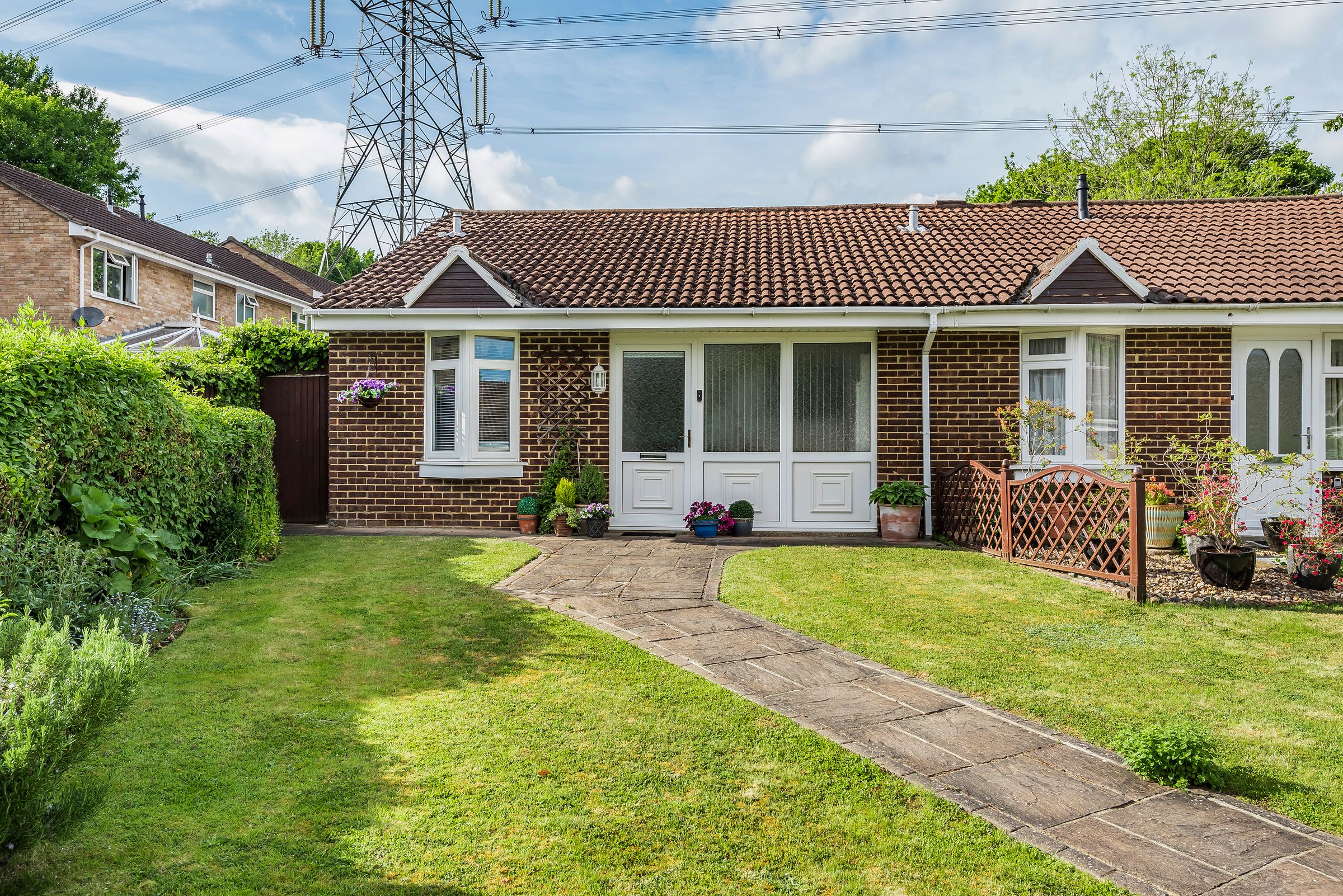 2 bed semidetached bungalow for sale in Lewes Close, Eastleigh SO50