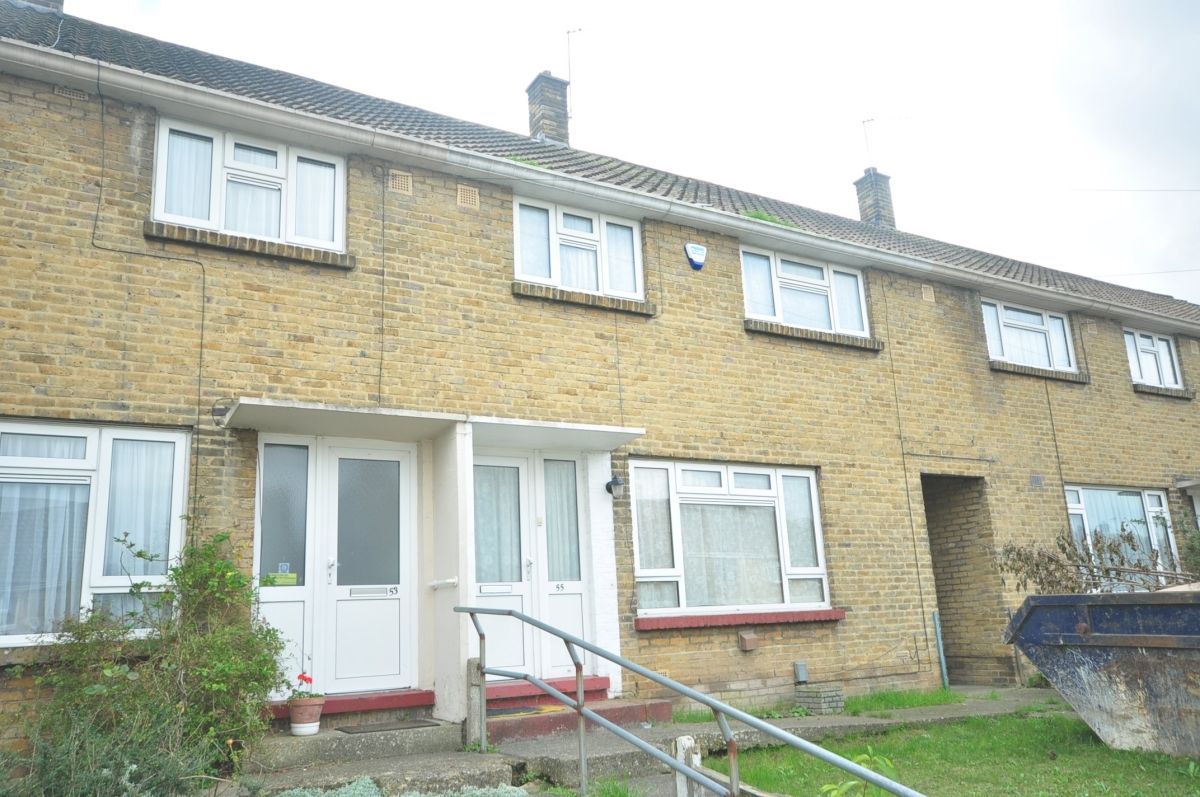 3 bed terraced house to rent in St. Gregorys Crescent, Gravesend DA12