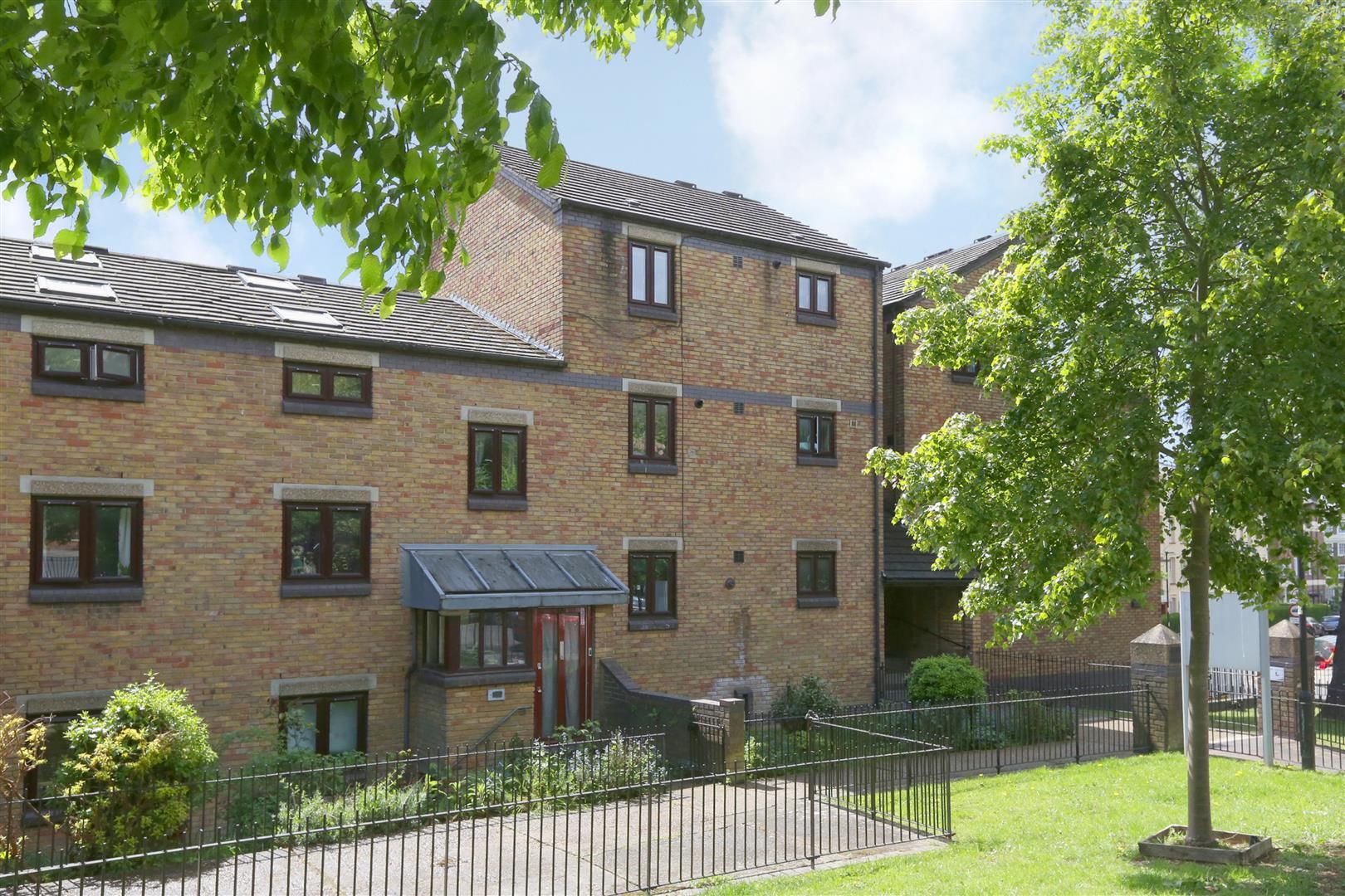 Highlands Close, Crouch Hill N4  