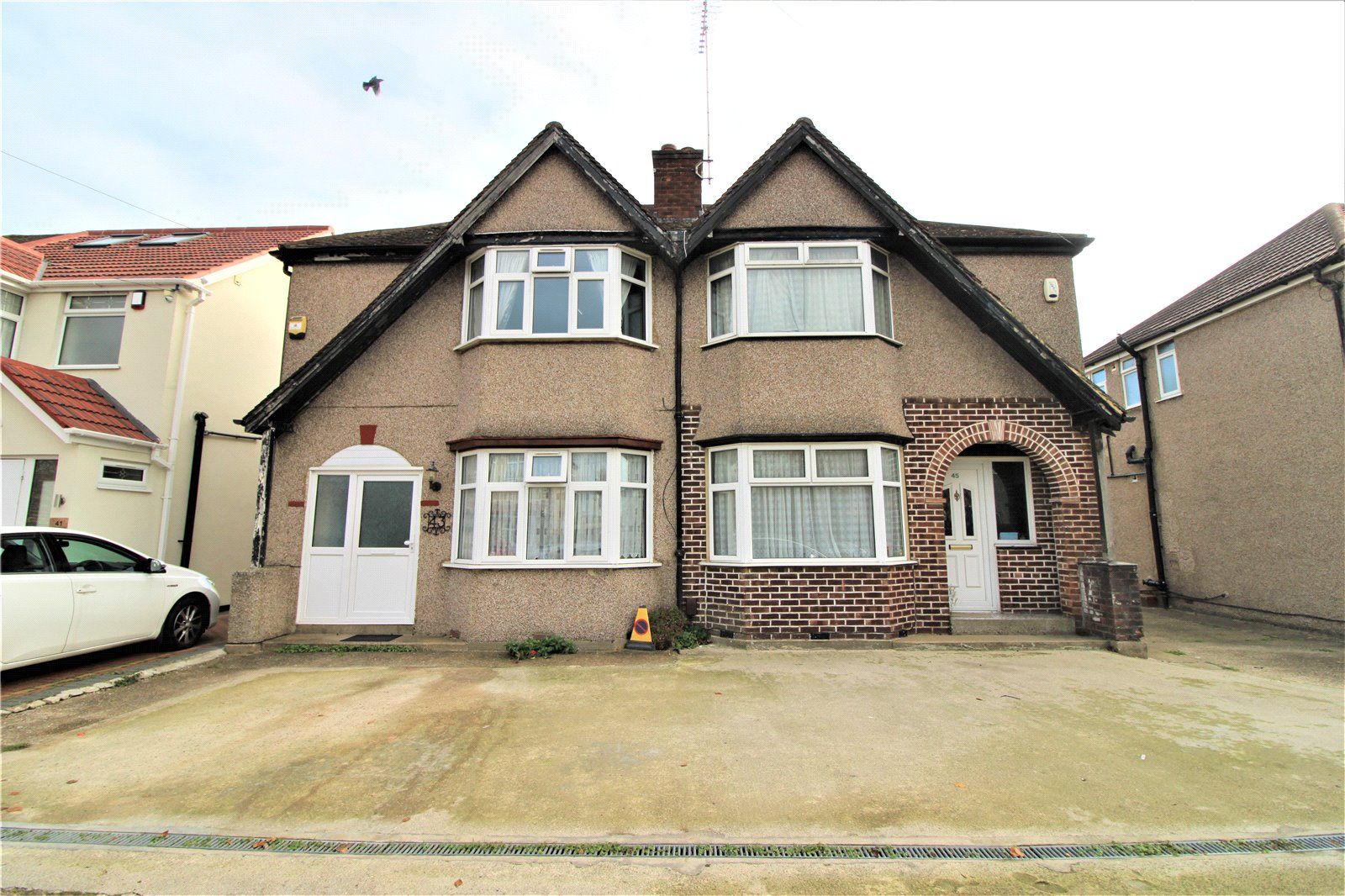 3 bed semidetached house for sale in Wyre Grove, Hayes, Greater London