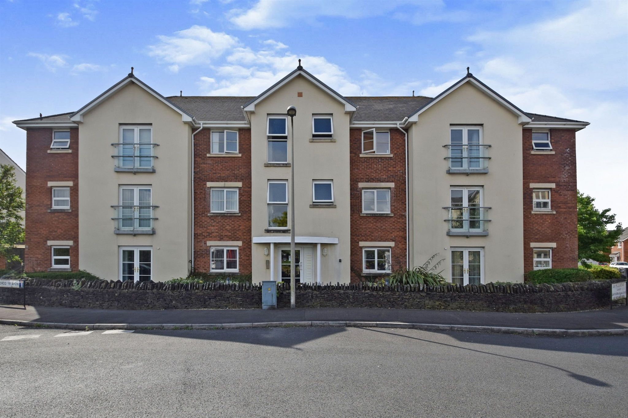 2 bed flat for sale in Ffordd Yr Afon, Gorseinon, Swansea SA4 Zoopla
