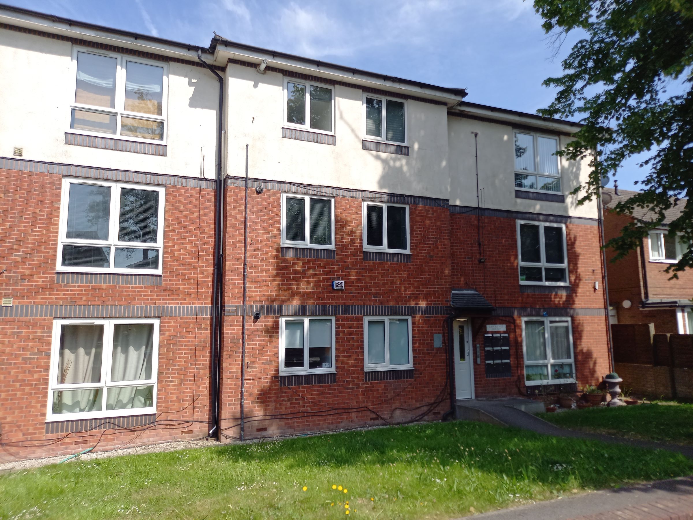 2 bed flat to rent in Highfield South, Birkenhead CH42 Zoopla