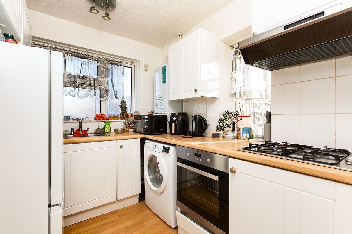 2 bed for sale in Peter Street, Gravesend, Kent DA12 Zoopla