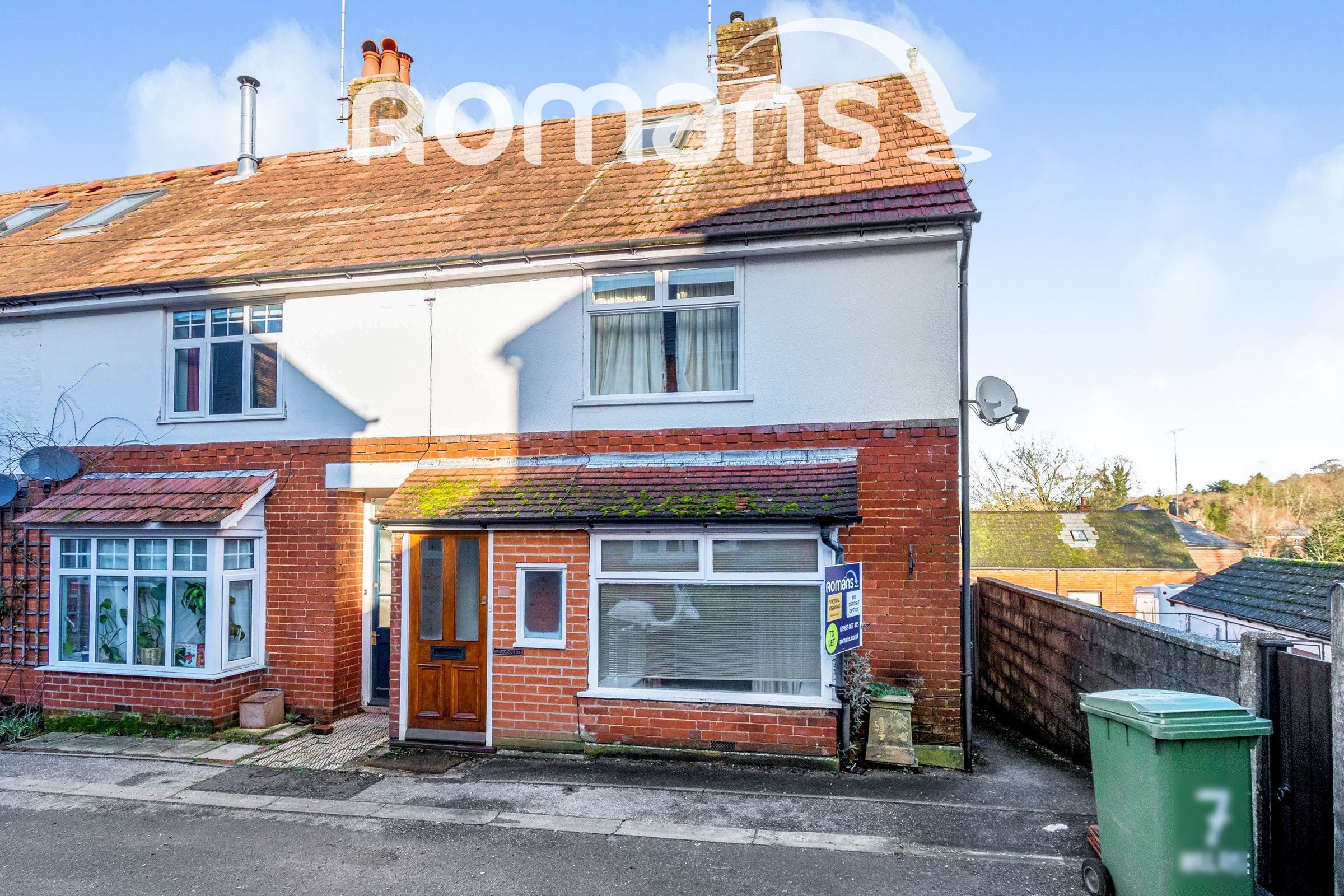 3 bed end terrace house to rent in Hill Rise, Twyford, Winchester SO21