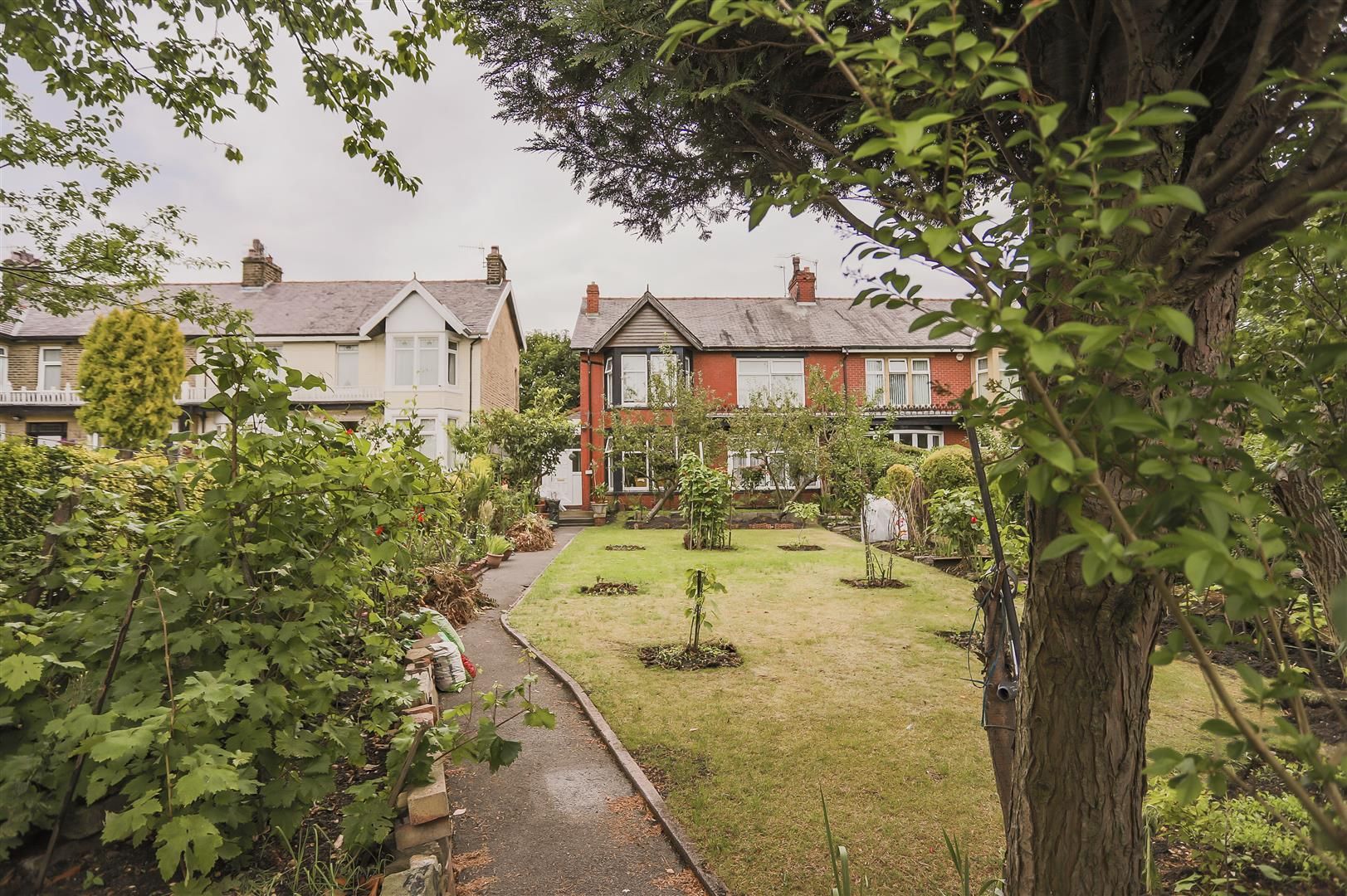 5 bed semidetached house for sale in Colne Road, Burnley BB10 Zoopla