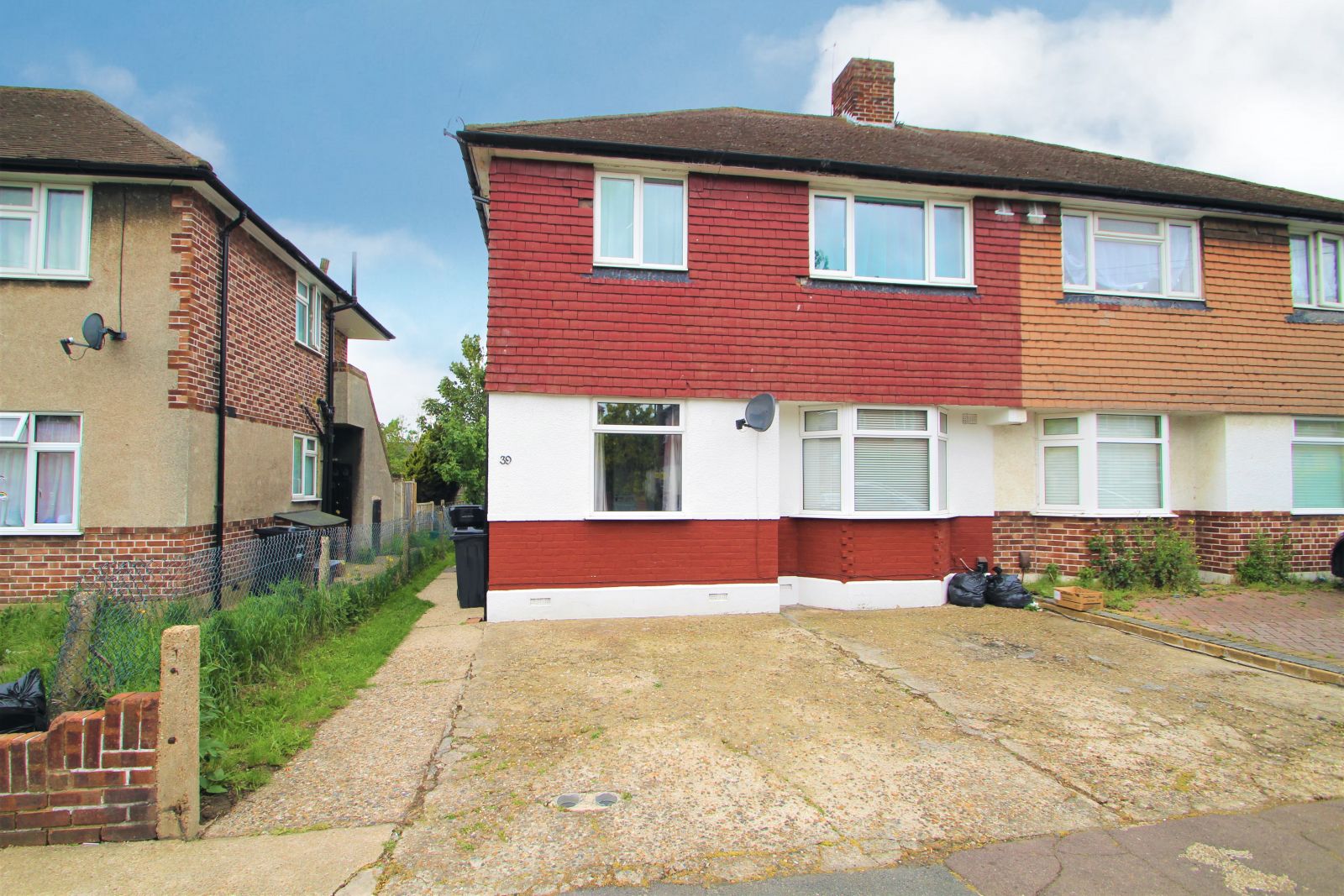 2 bed flat for sale in Dryden Close, Ilford IG6 Zoopla