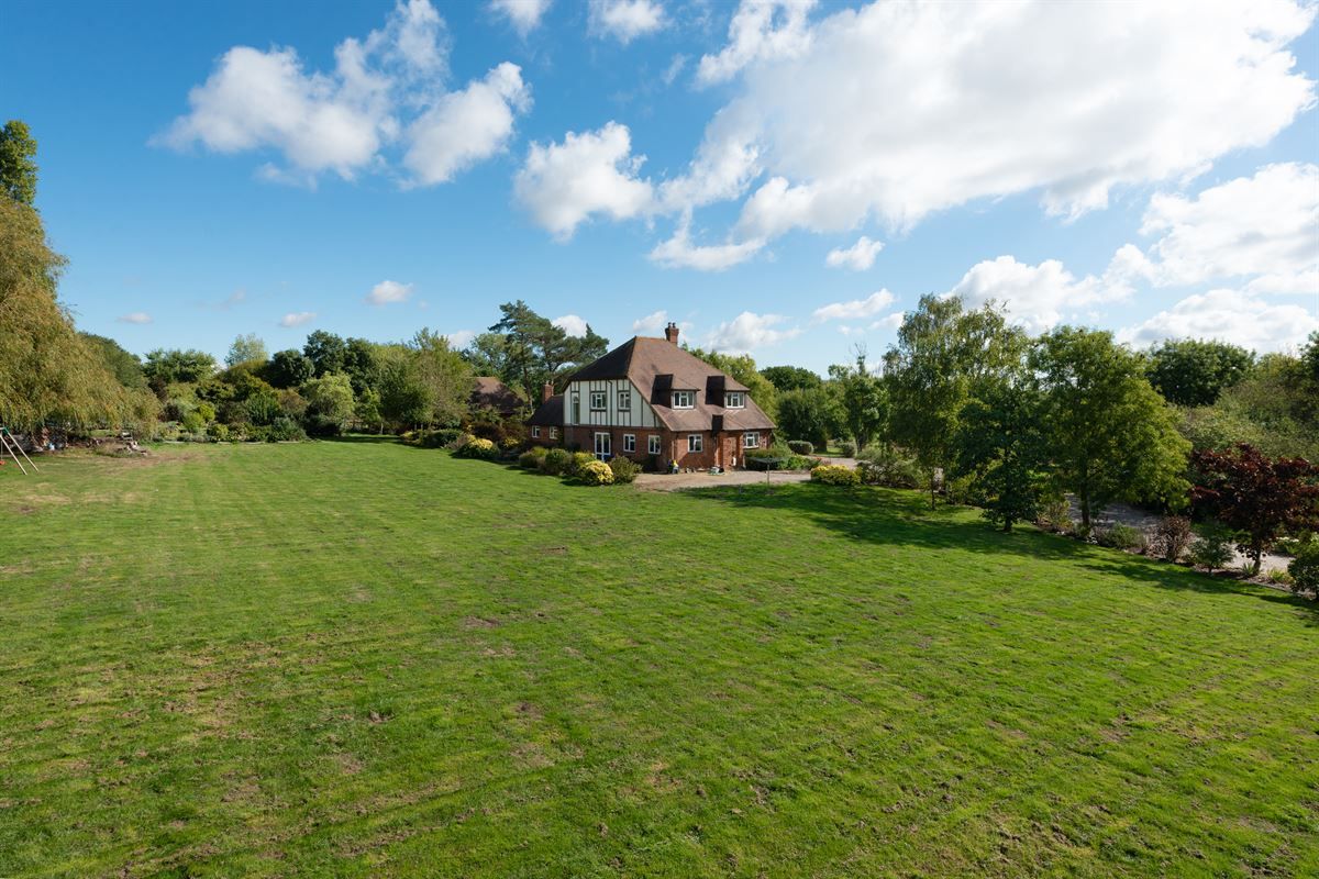 6 bed detached house for sale in Blean Hill, Blean, Canterbury CT2 Zoopla