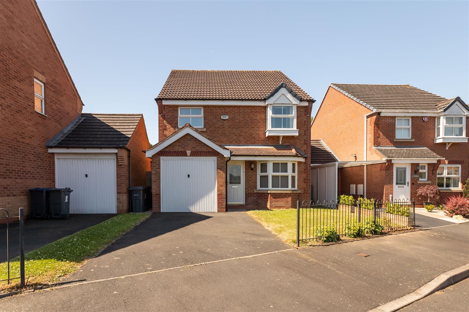 4 bed property for sale in Foxfield, Northfield, Birmingham B31 Zoopla