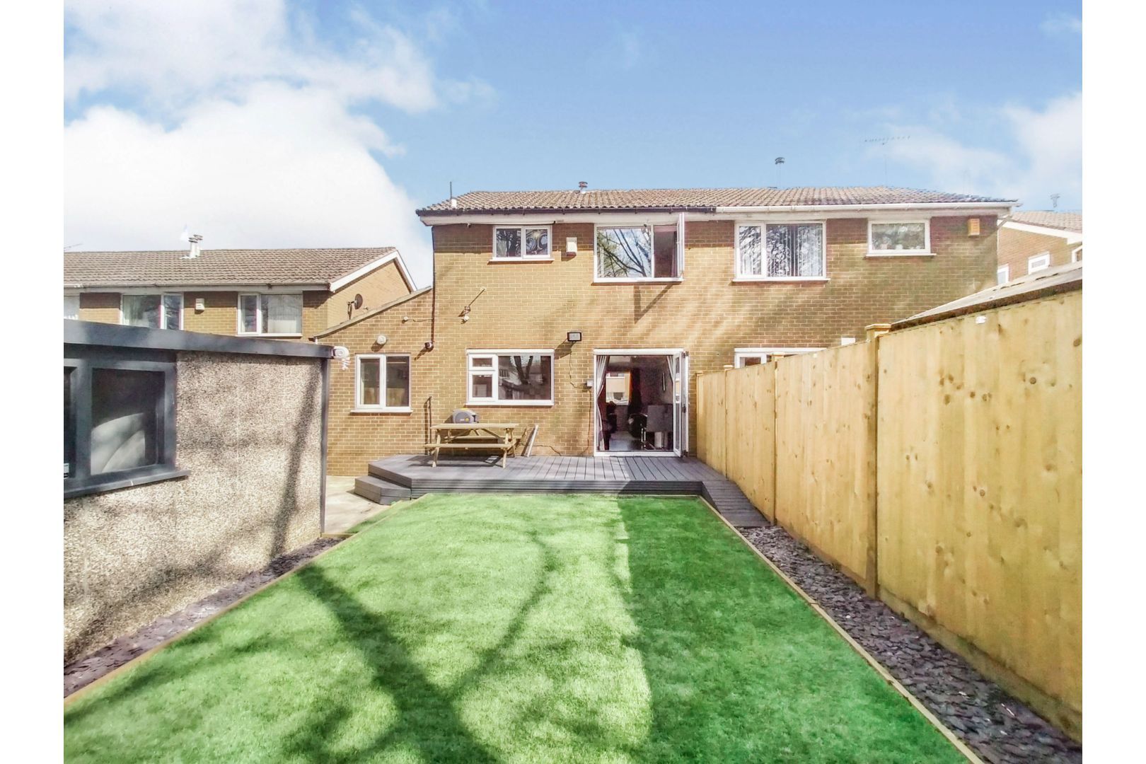 Holt Park Grove, Leeds LS16  