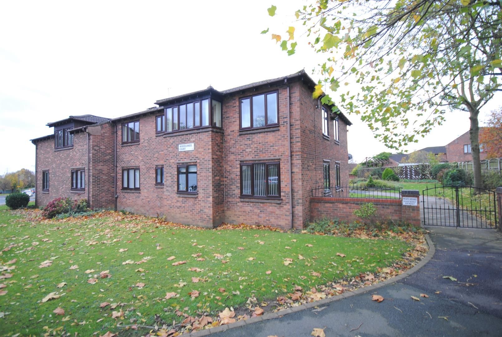 1 bed flat for sale in Woodlands Court, Kippax, Leeds LS25 Zoopla