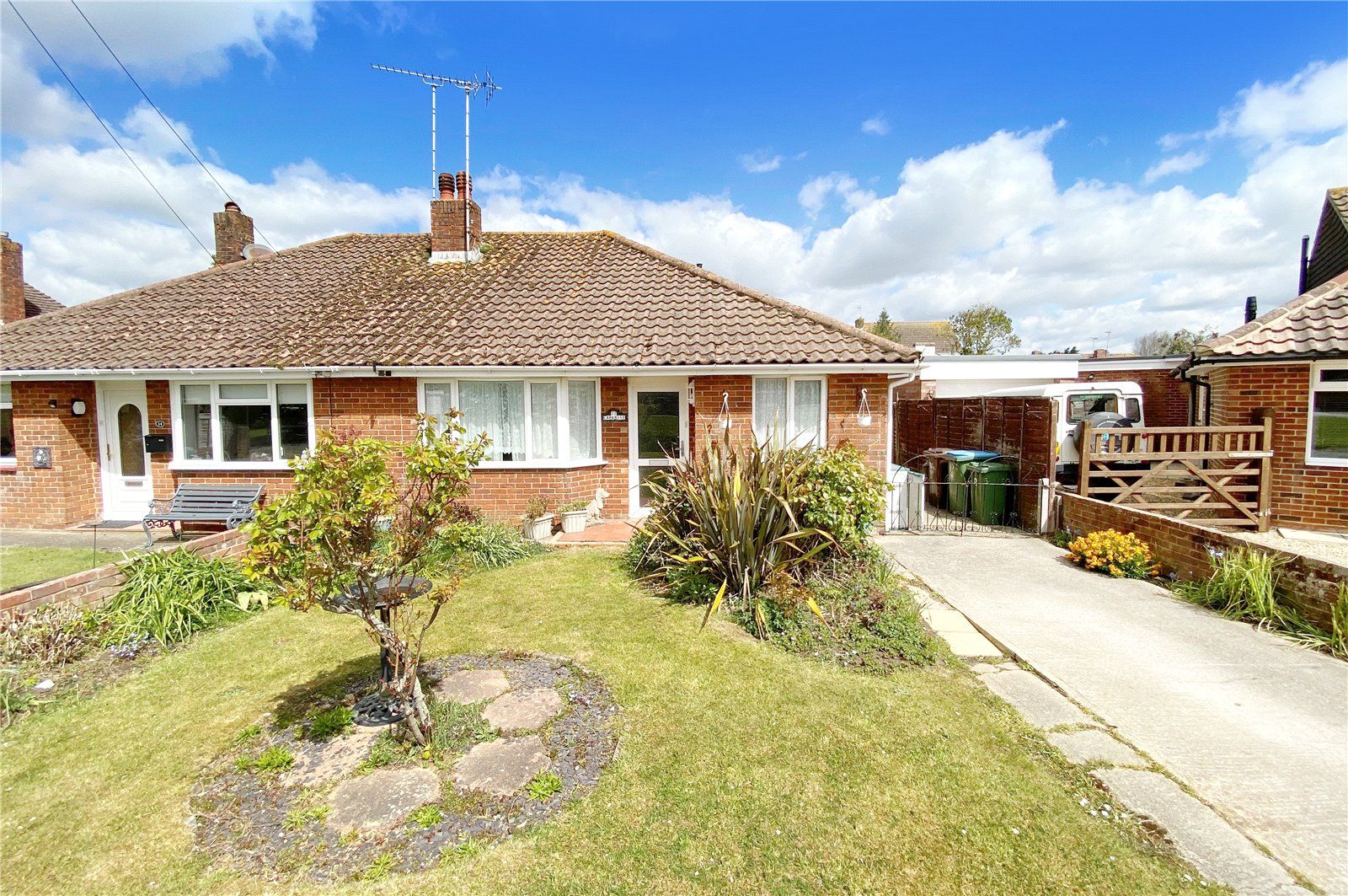 2 bed bungalow for sale in Hearnfield Road, Wick, Littlehampton BN17