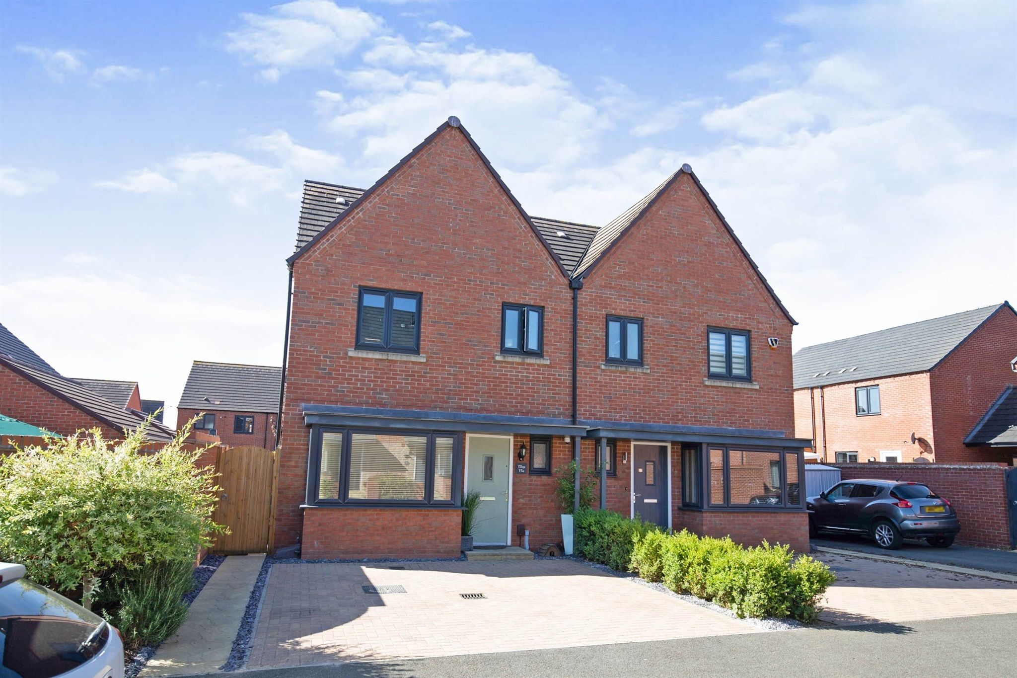 3 bed semidetached house for sale in Kent Crescent, Northampton NN5