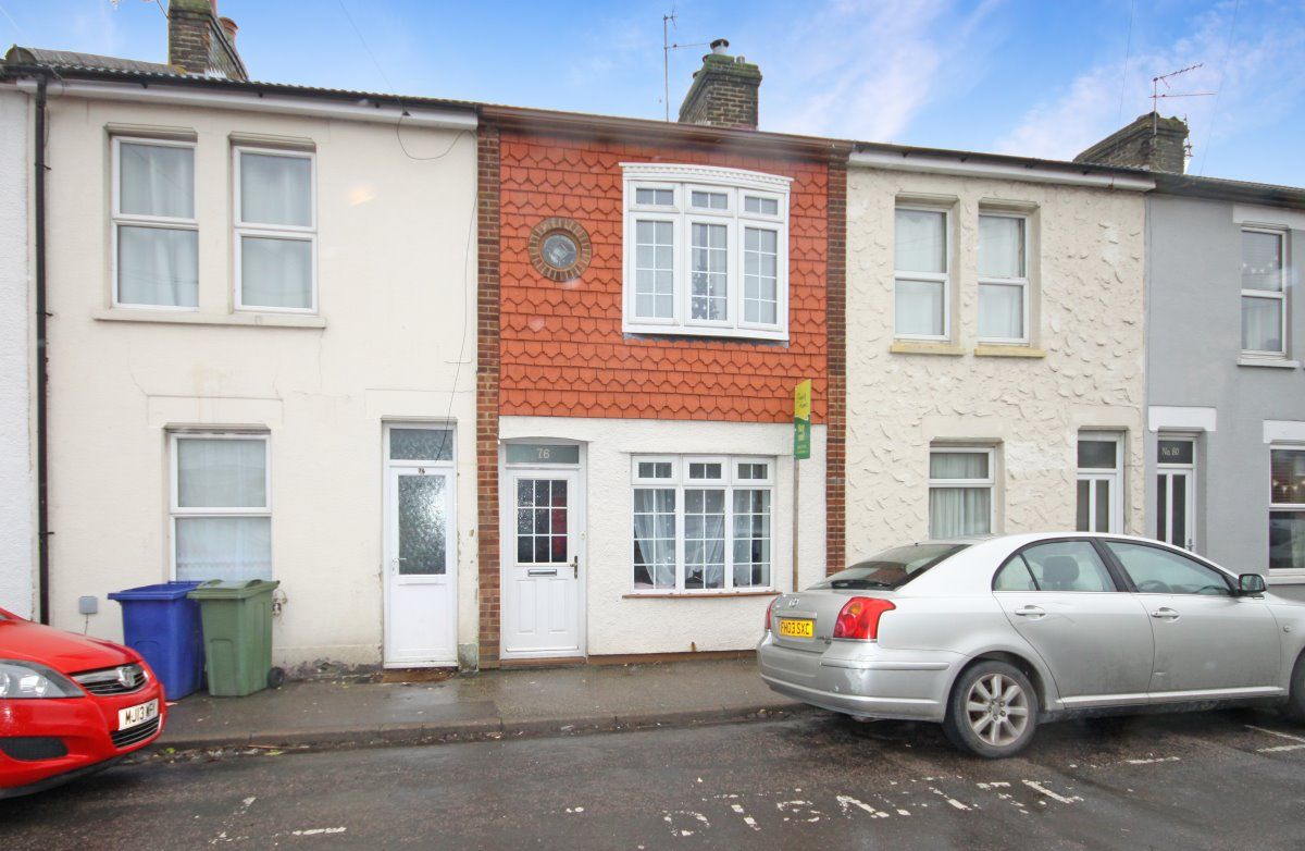 3 bed terraced house for sale in Rose Street, Sheerness ME12 Zoopla
