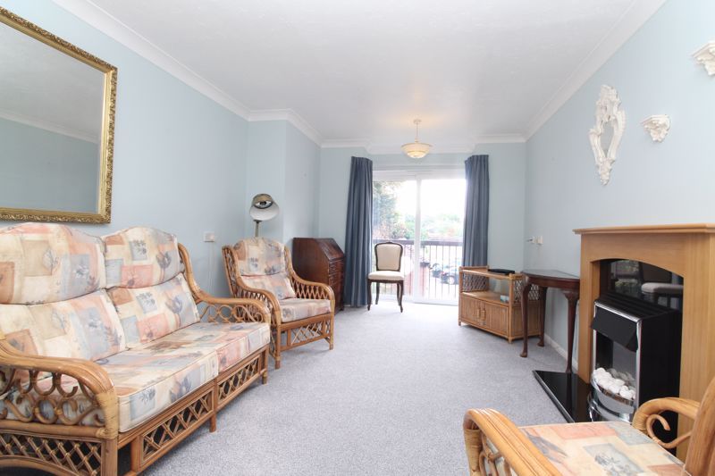 2 bed property for sale in Warwick Avenue, Bedford MK40 Zoopla