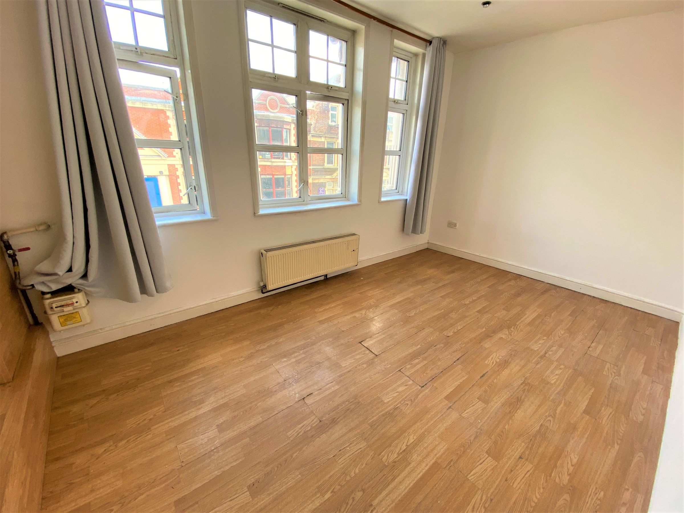 2 bed flat to rent in Kingsland High Street, Dalston E8 Zoopla