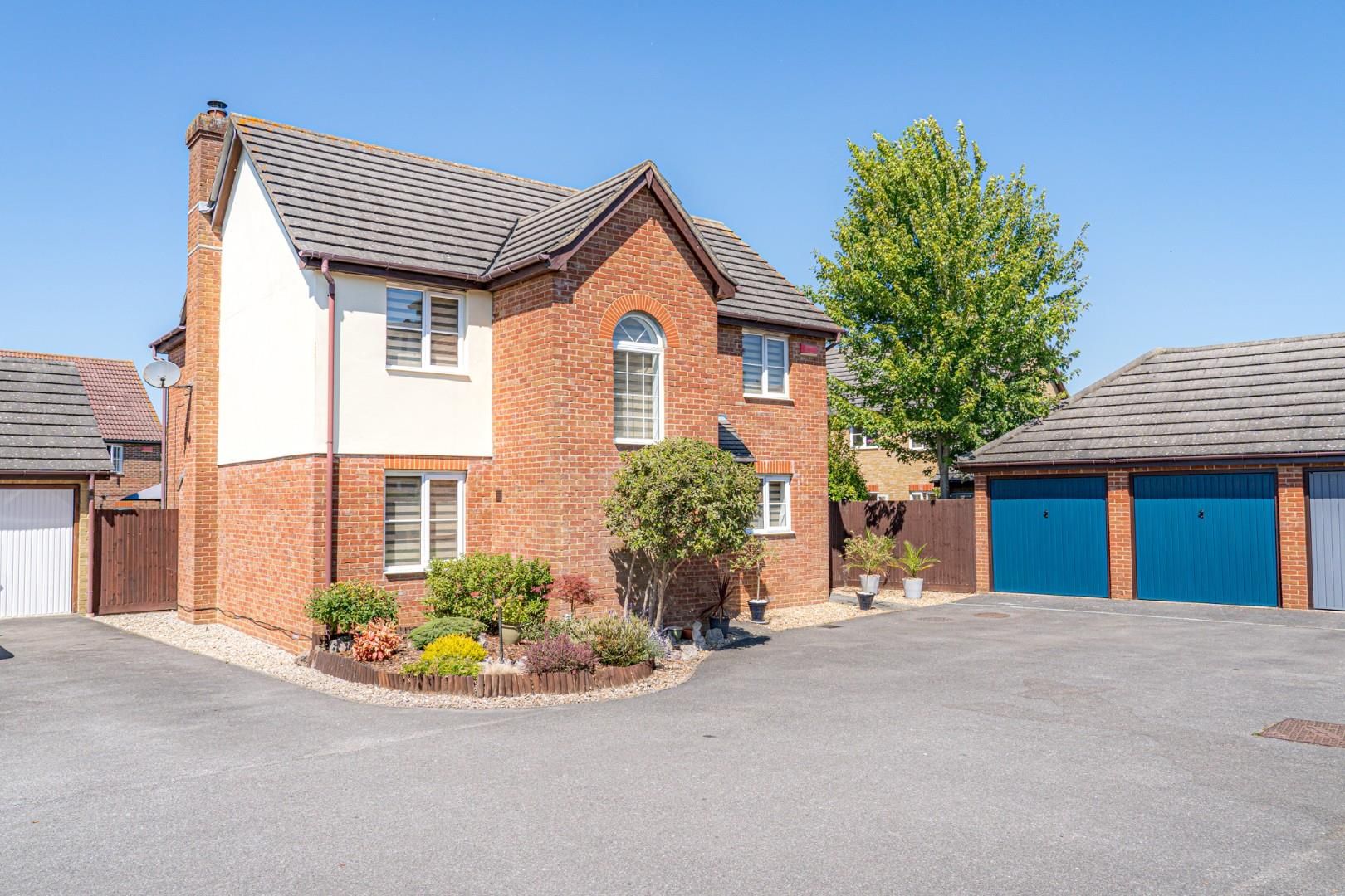 4 bed detached house for sale in Bluebell Road, Kingsnorth, Ashford