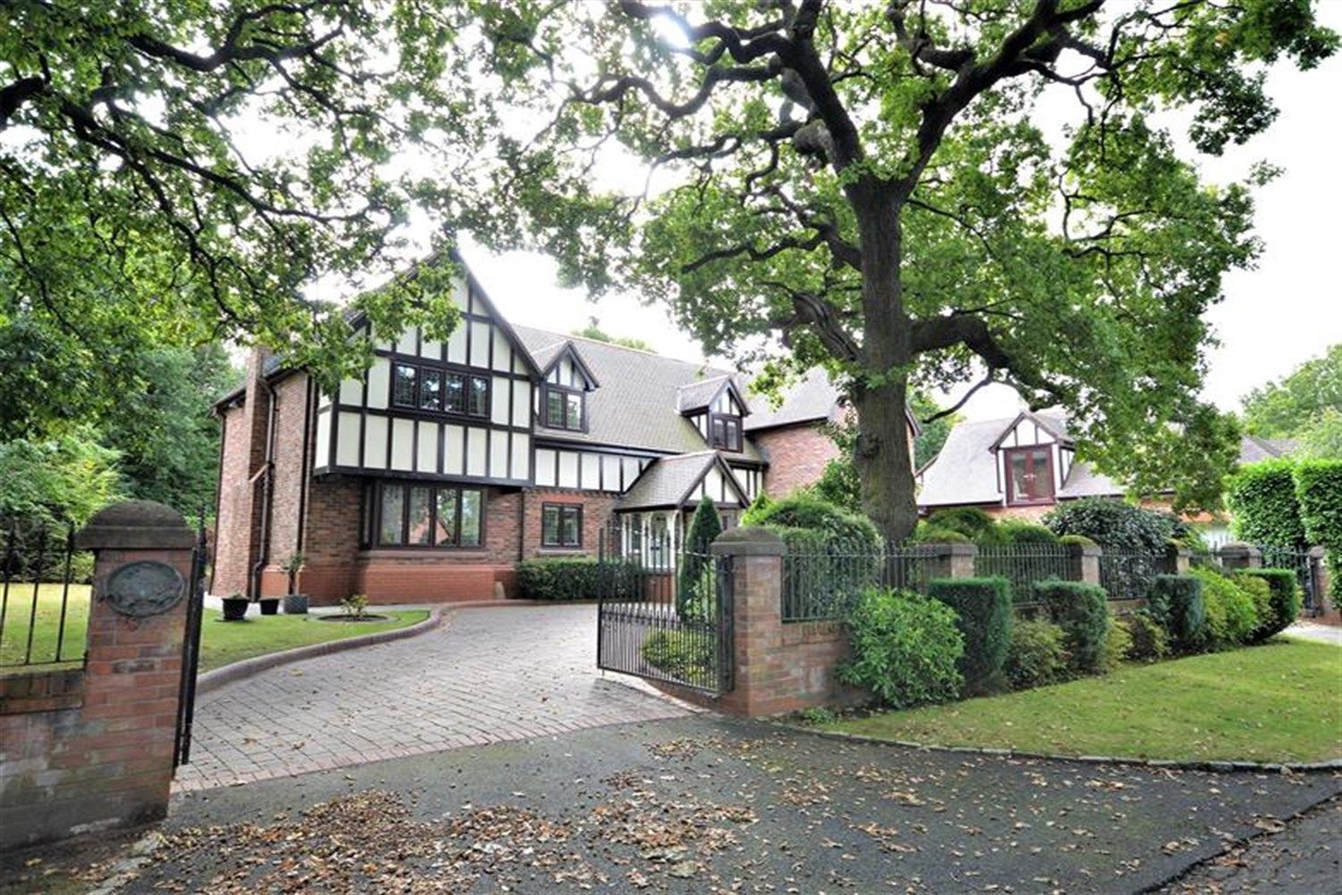 6 bed detached house for sale in Green Lane, Appleton, Warrington WA4