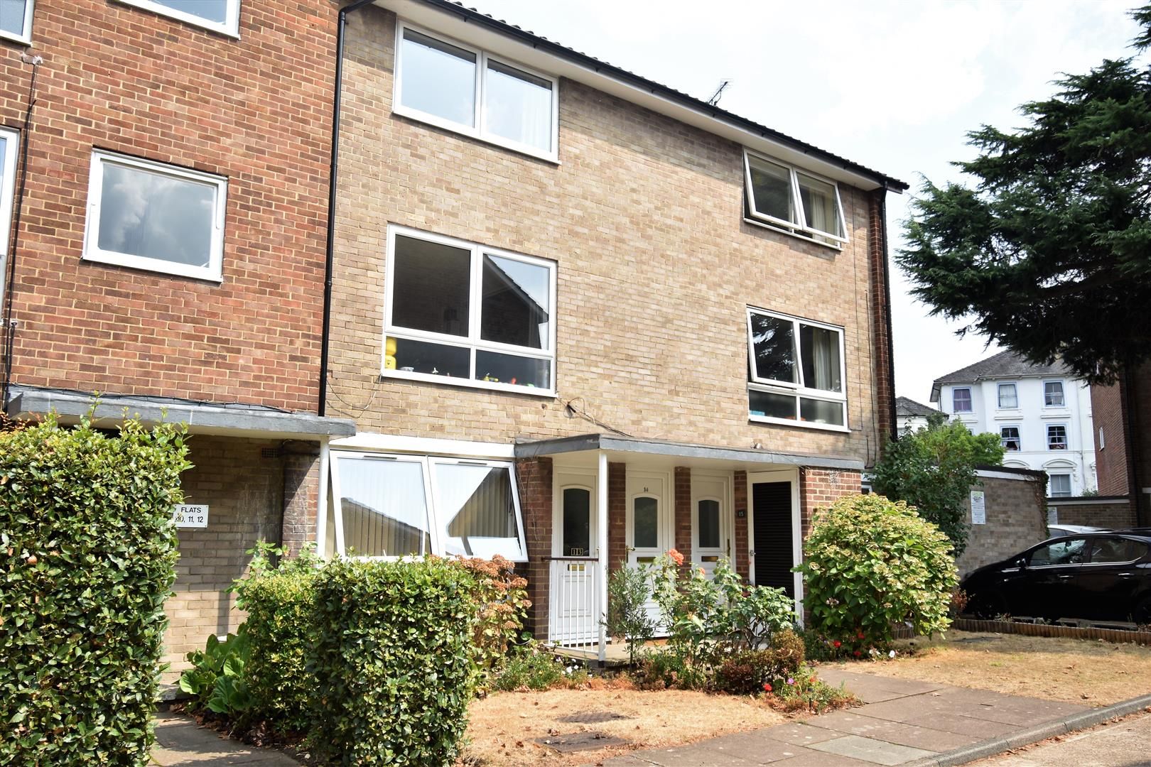 2 bed flat to rent in Maple Road, Surbiton KT6 Zoopla